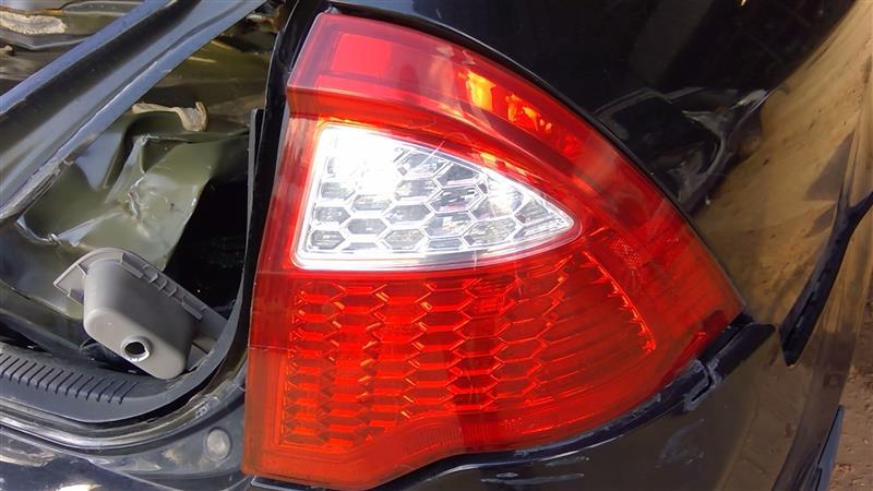 2010 2011 2012 Ford Fusion Passenger Side Right Tail Light Lamp Assembly R