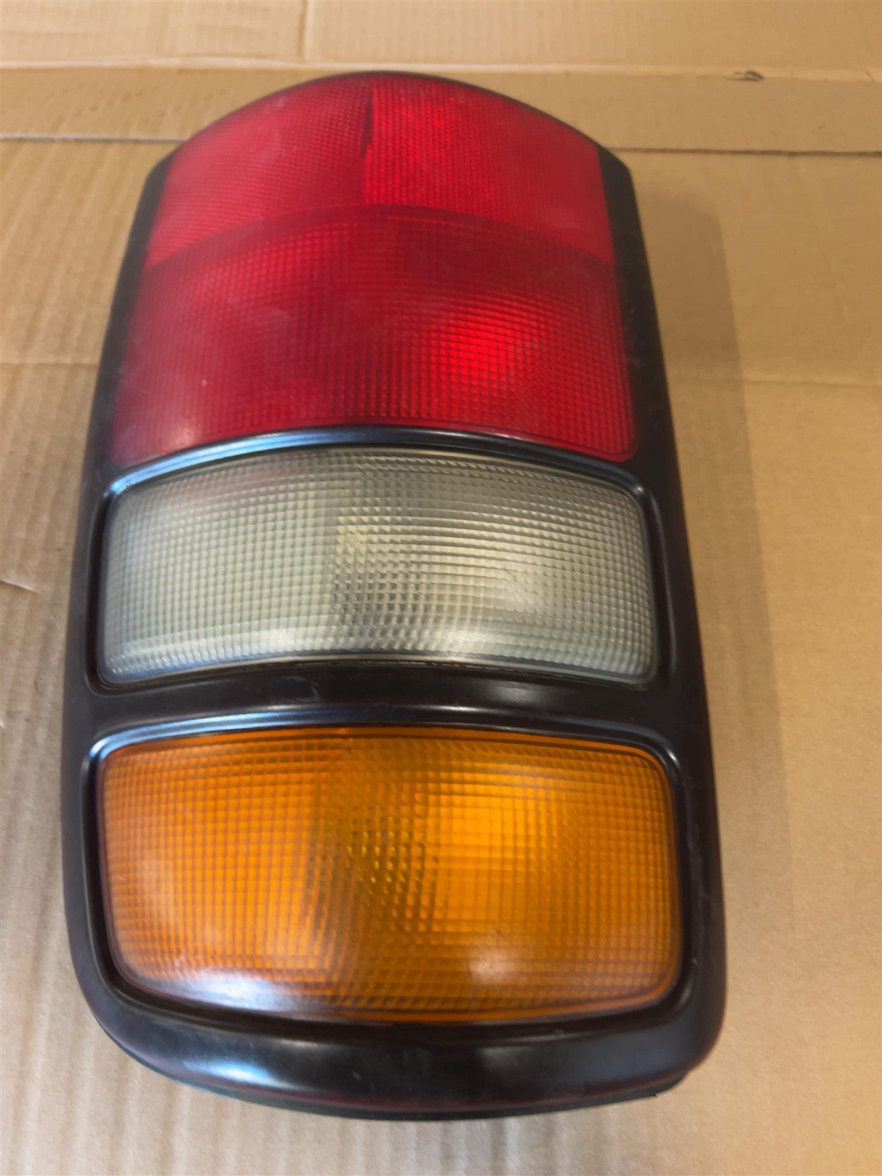 2004 2005 2006 Chevrolet Suburban 1500, Chevrolet Suburban 2500, Chevrolet Tahoe, GMC Yukon and 2 more Passenger Side Right