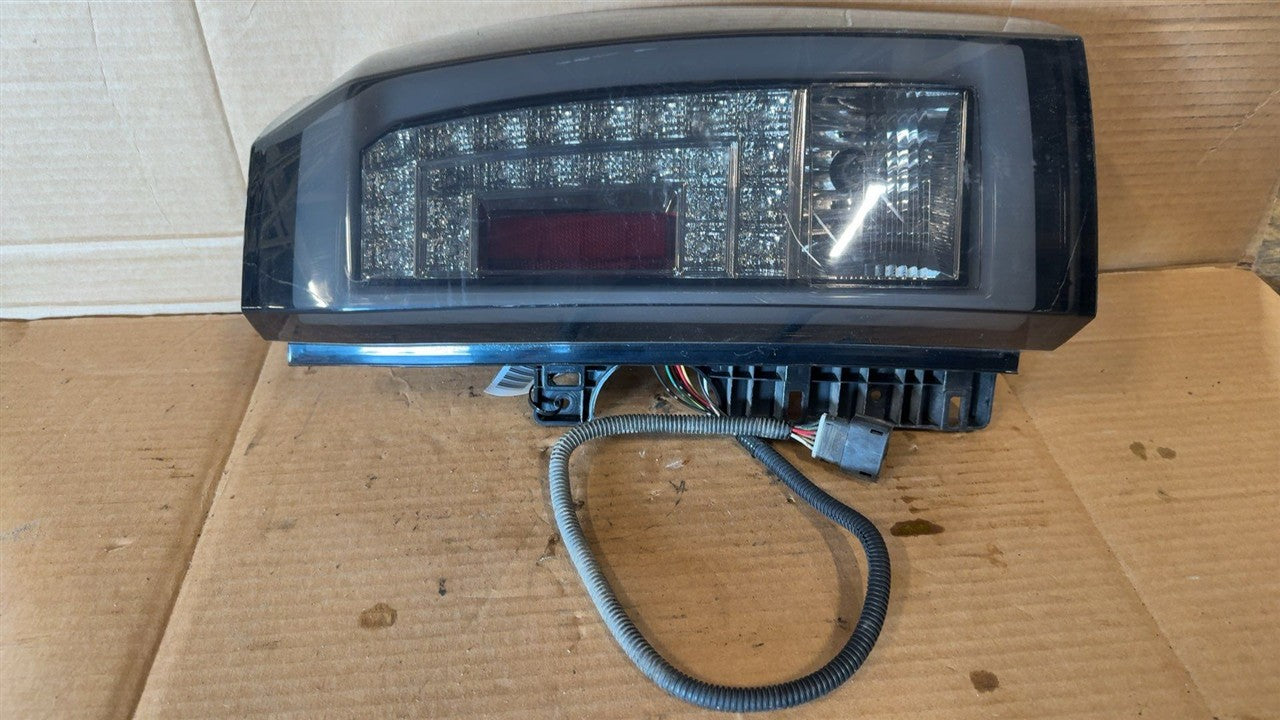 2015 thru 2020 GMC Yukon, GMC Yukon XL 1500 Passenger Side Right Tail Light Lamp Assembly R