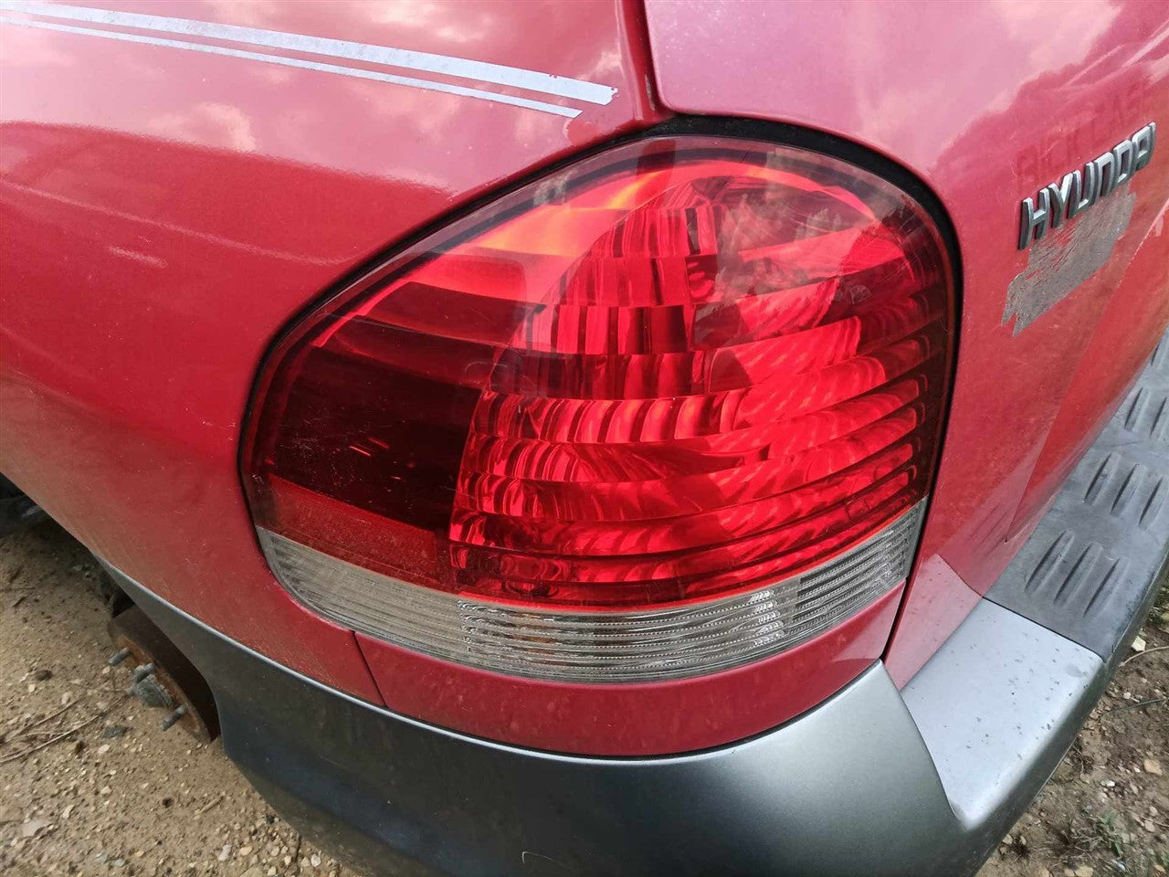 2005 2006 Hyundai Santa FE Driver Side Left Tail Light Lamp Assembly quarter mounted L