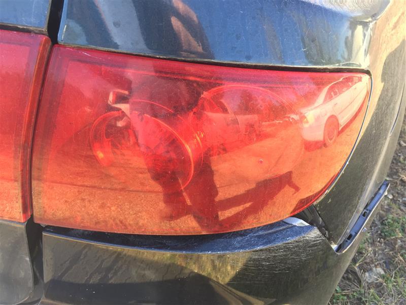 2004 2005 2006 Mazda 3 Passenger Side Right Tail Light Lamp Assembly Sdn quarter panel mounted red lens R