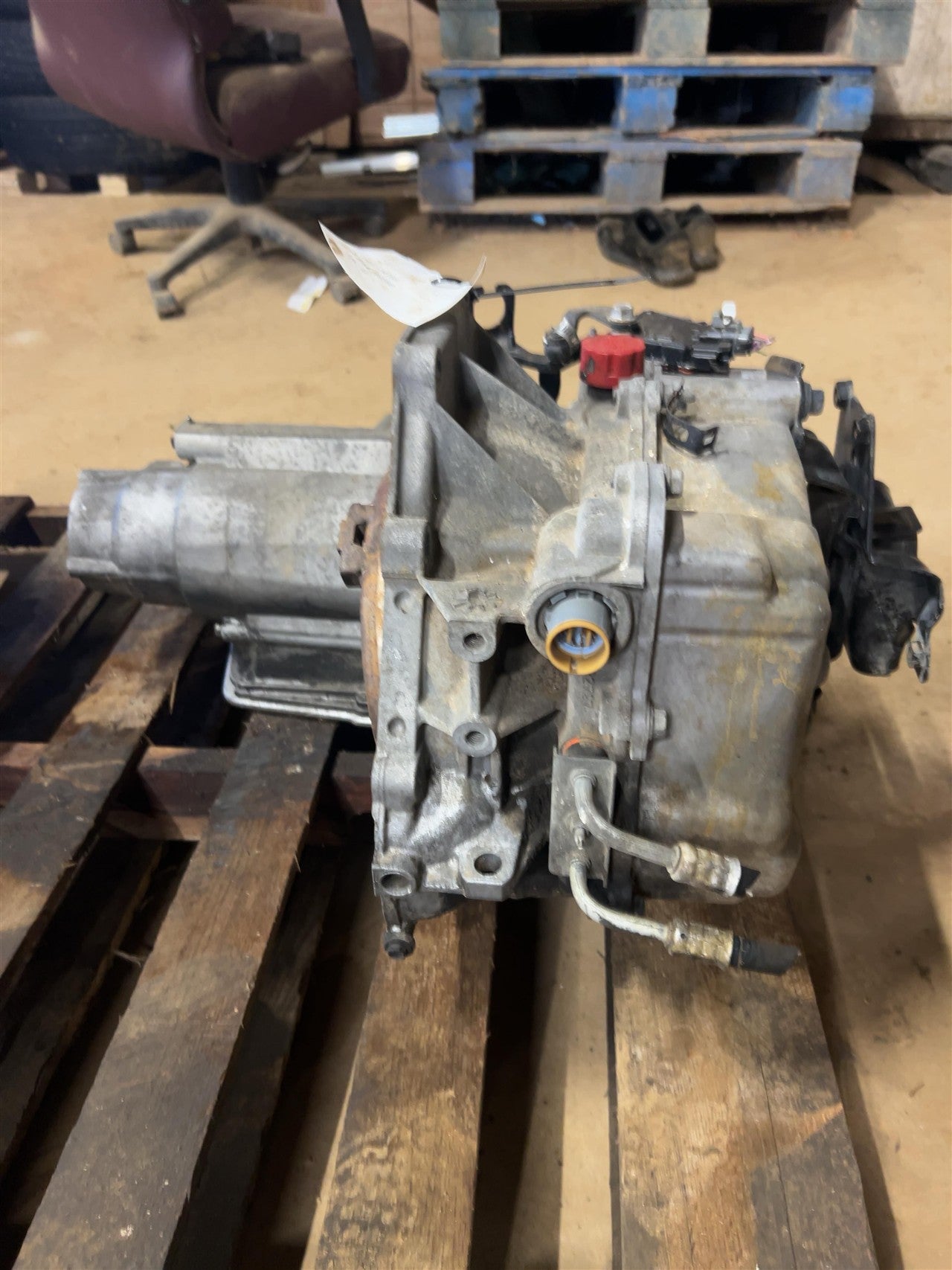 2002 Chevrolet Cavalier, Pontiac Sunfire Transmission Transaxle Assembly AT 4 134 2.2L VIN 8th digit