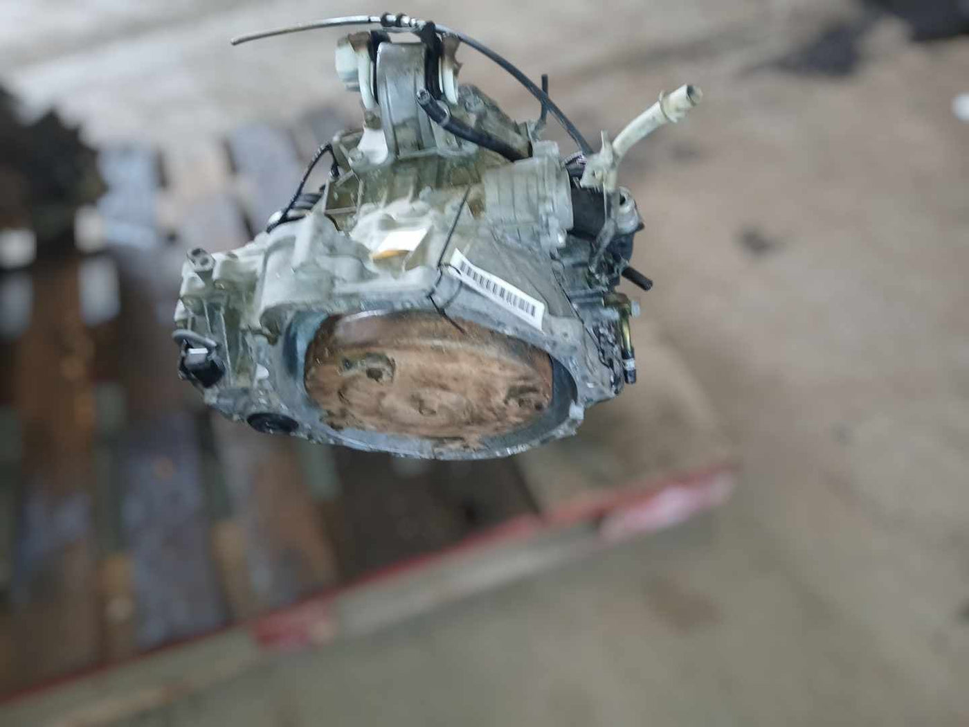 2002 Nissan Altima Transmission Transaxle Assembly 3.5L AT 6 cylinder non locking differential