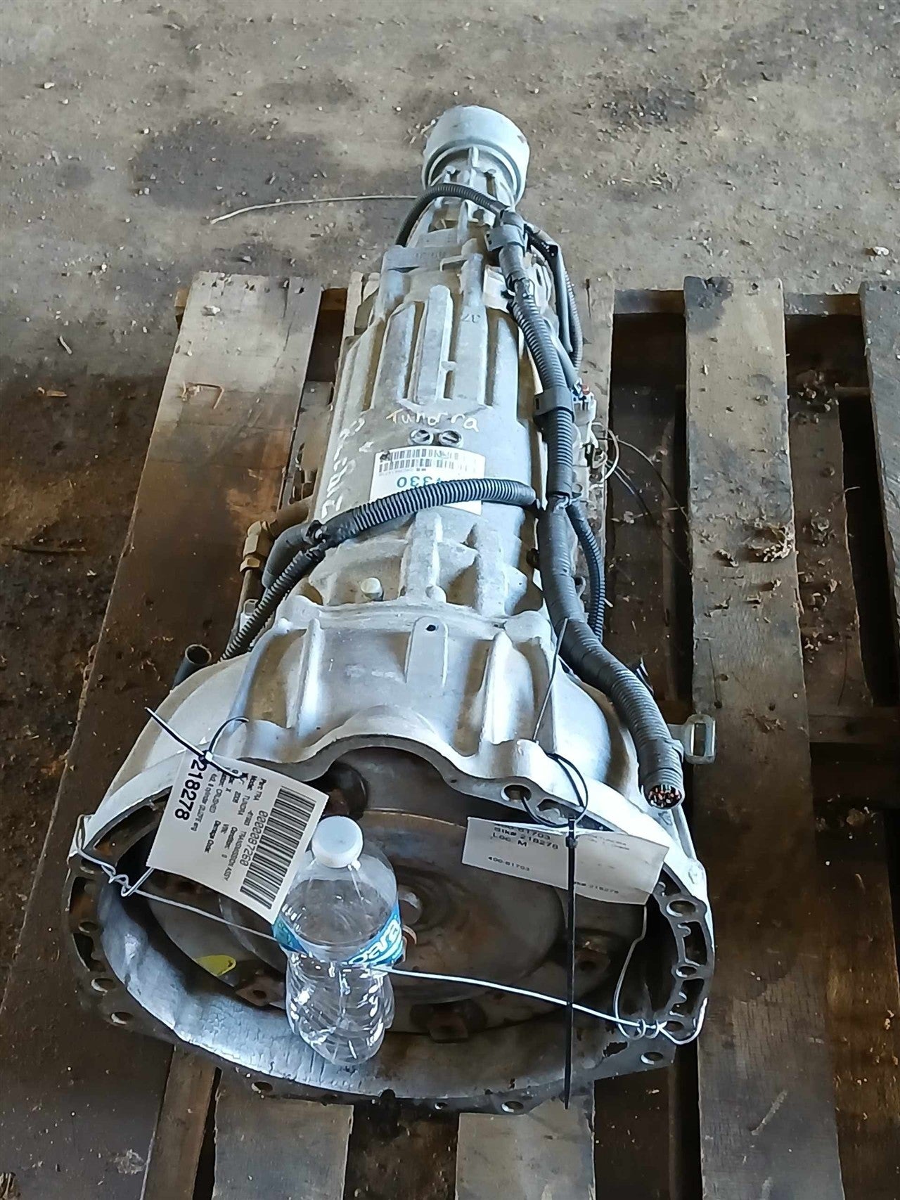 2005 2006 Toyota Tundra Transmission Transaxle Assembly AT 4x2 8 cylinder 2UZFE engine