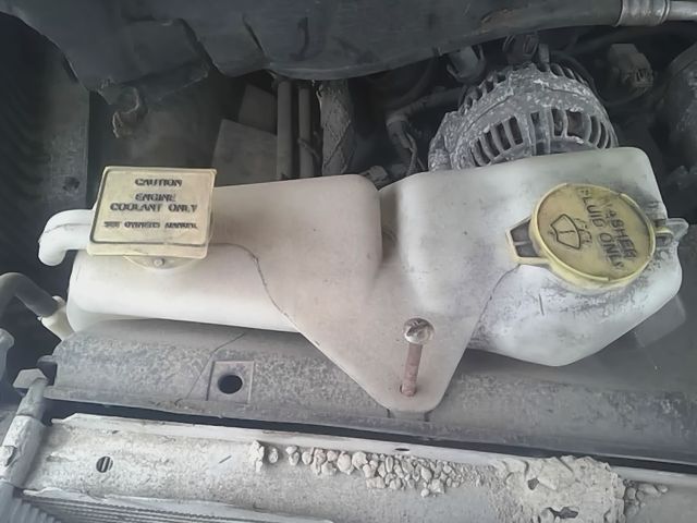 2004 thru 2009 Dodge 2500, Dodge 3500, Dodge 1500 Wash Reservoir Assembly