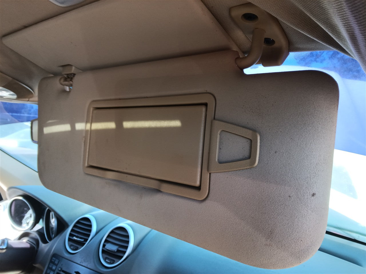 2006 thru 2012 Mercedes Benz Mercedes ML Class, Mercedes Benz Mercedes GL Class Passenger Side Right Sun Visor 164 Type roof