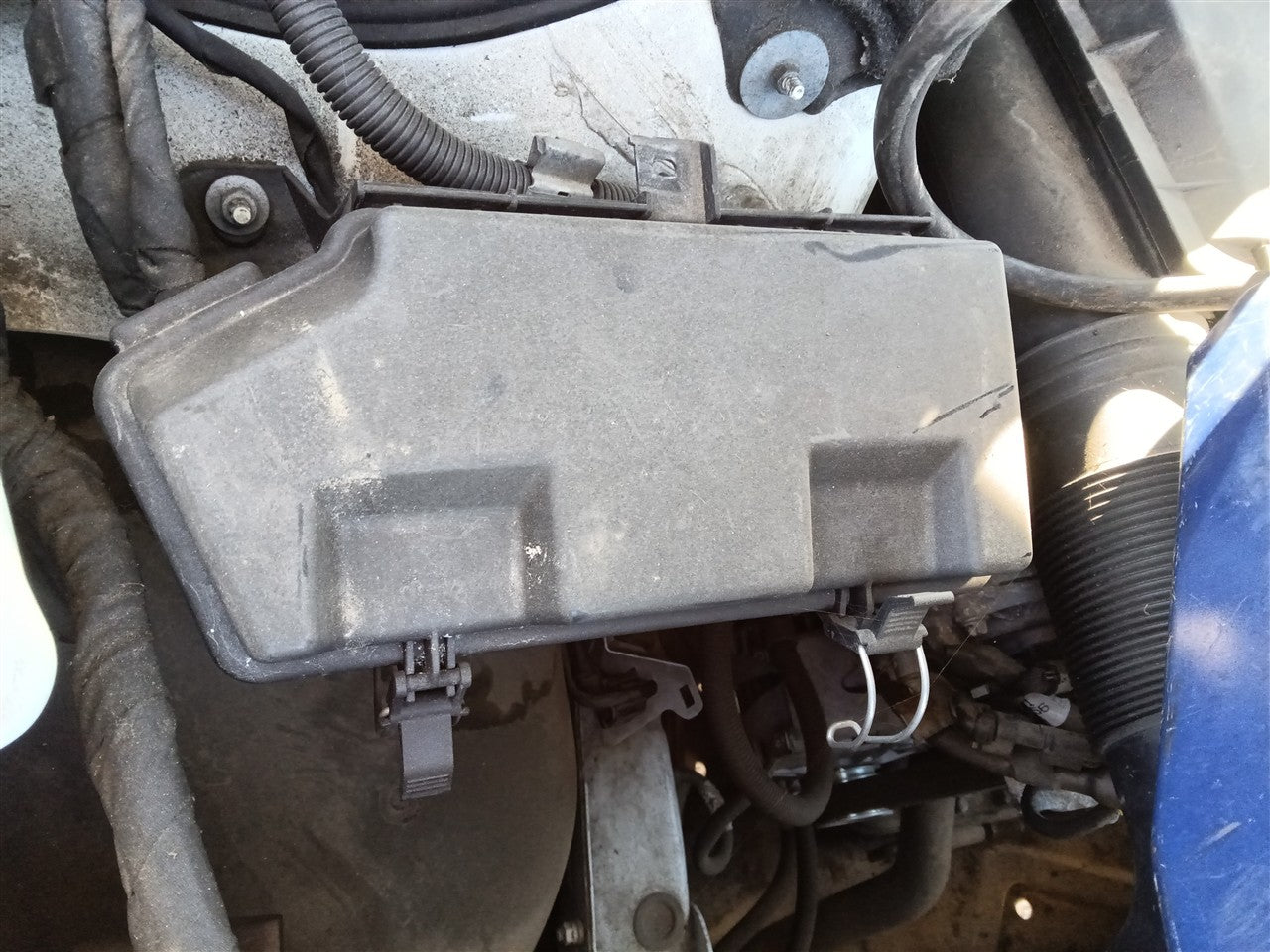 2007 thru 2011 Mercedes Benz Mercedes R Class, Mercedes Benz Mercedes ML Class Engine Bay Fuse Box Relay Panel ID 1645403472