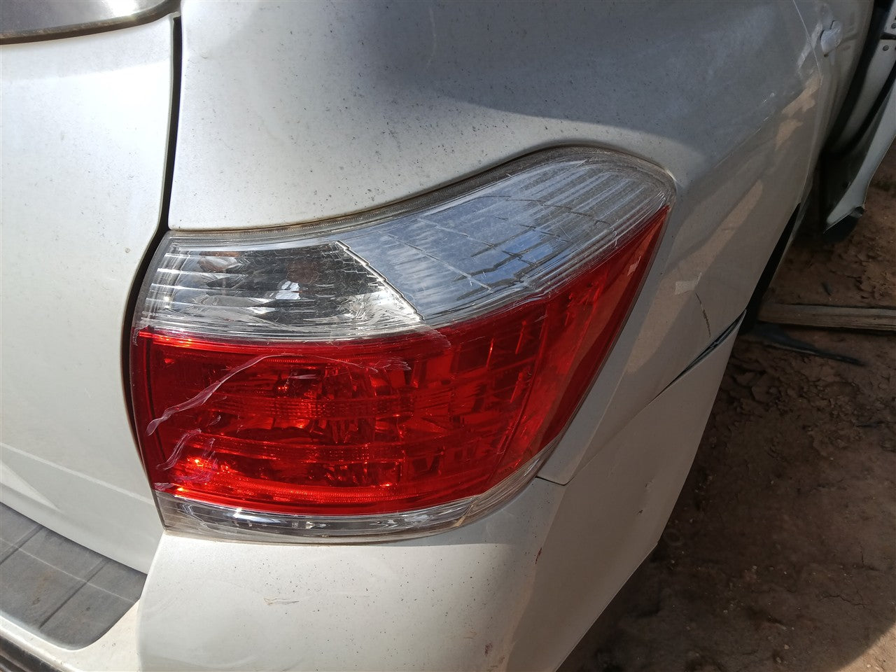2011 2012 2013 Toyota Highlander Passenger Side Right Tail Light Lamp Assembly R