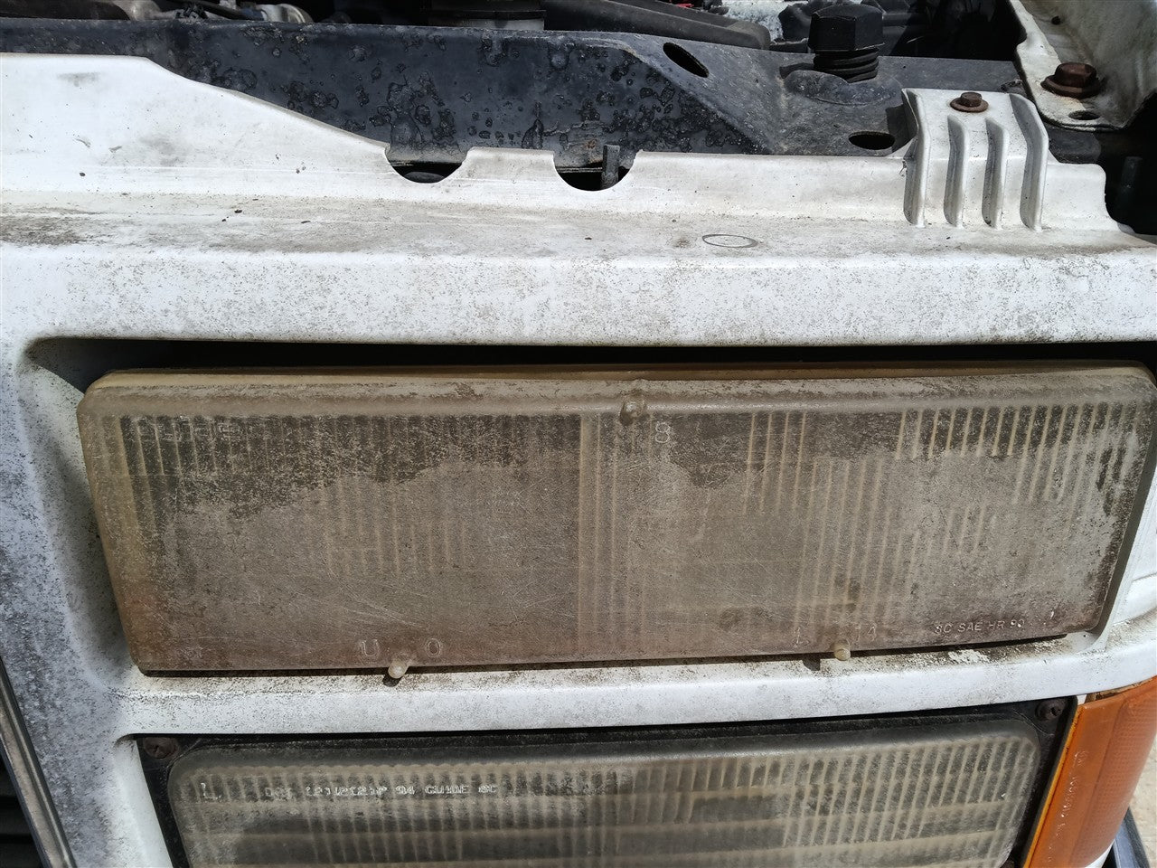 1990 thru 2002 Chevrolet 3500, GMC 3500, Chevrolet 2500, GMC 2500 and 7 more Driver Side Left Headlight Headlamp Assembly
