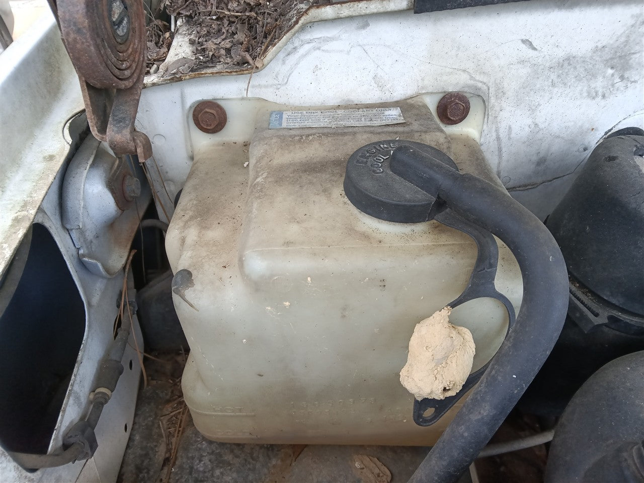 1992 thru 2002 Chevrolet 3500, GMC 3500, Chevrolet 2500, GMC 2500 and 7 more Coolant Overflow Reservoir Tank