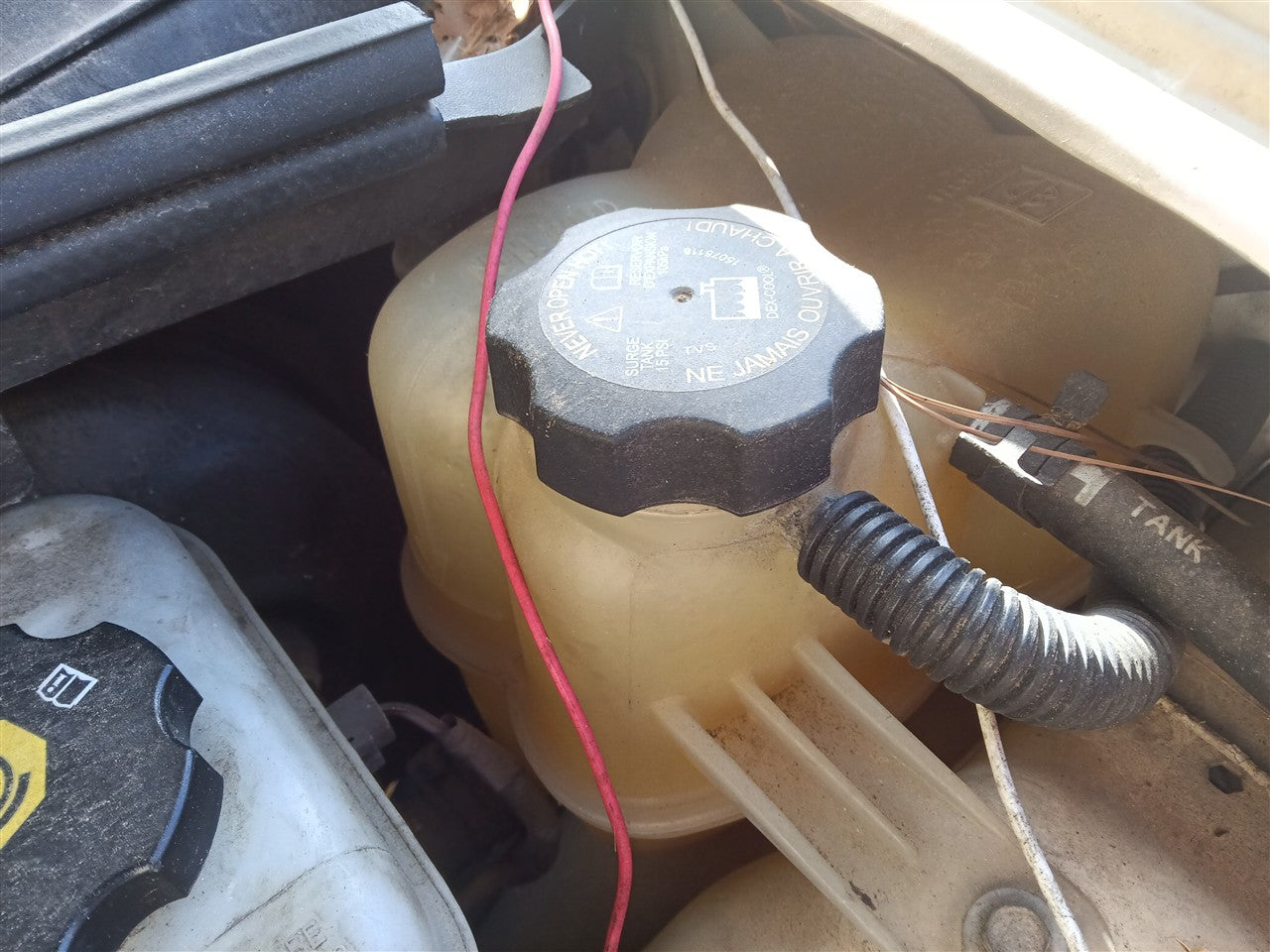 2003 2004 2005 2006 Cadillac CTS Coolant Overflow Reservoir Tank