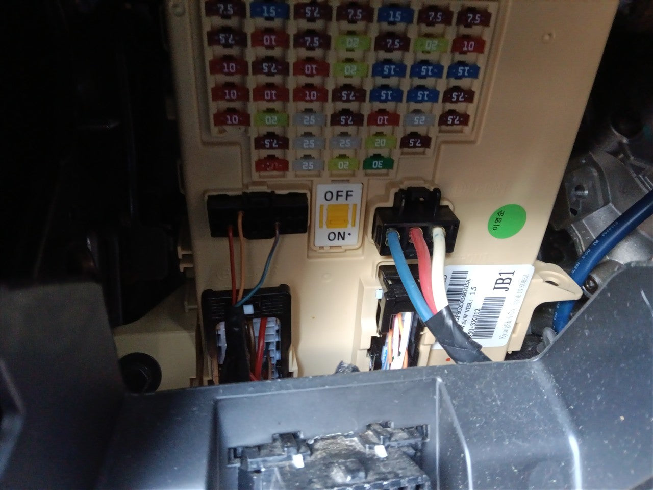 2013 Hyundai Elantra Cabin Interior Fuse Box Relay Panel