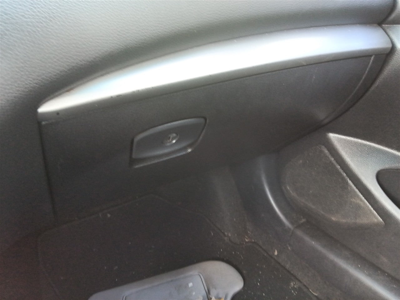 2015 Nissan Altima Glove Box Compartment