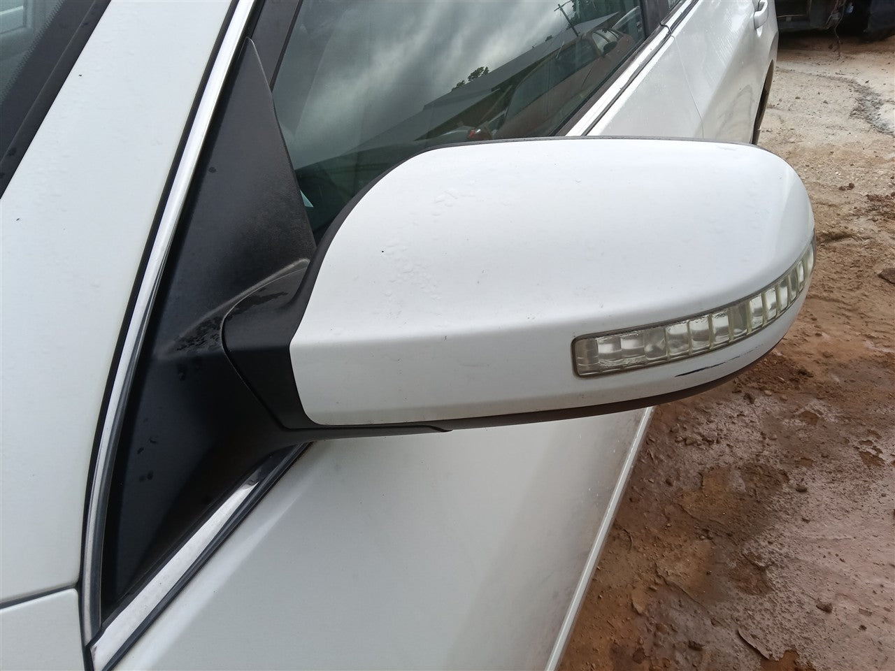 2010 2011 2012 Nissan Altima Left Driver Side View Door Mirror Power Sdn non heated with LED turn indicators L