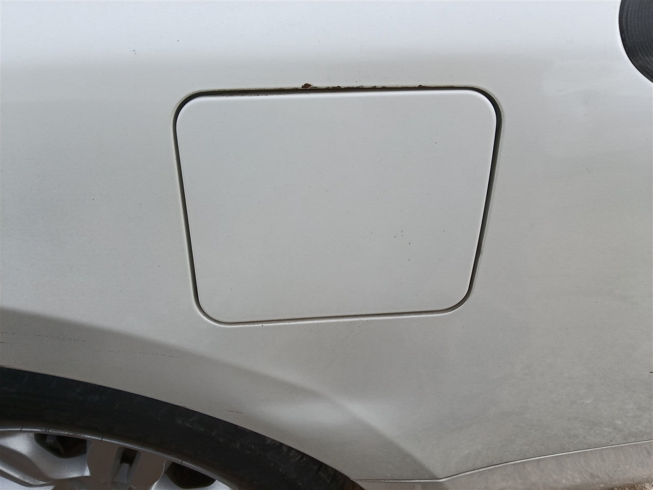 2011 Nissan Altima Fuel Filler Gas Door Lid