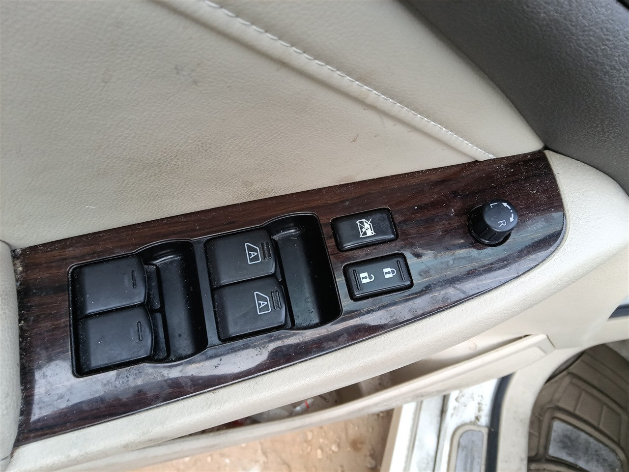 2007 thru 2012 Nissan Altima Driver Side Left Front Door Window Master Switch Driver s lock and Sdn