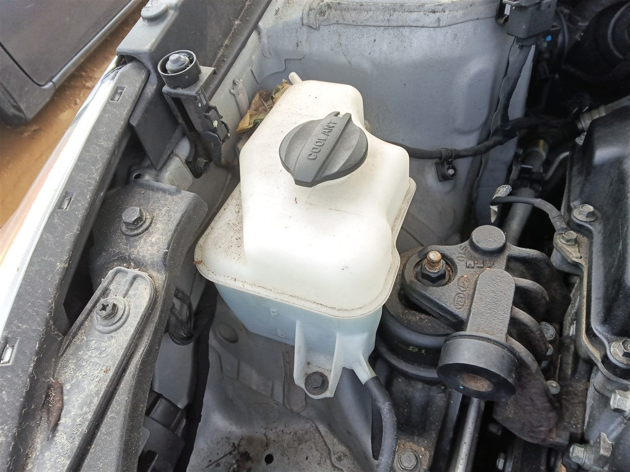 2011 thru 2017 KIA Optima, Hyundai Azera, Hyundai Sonata, KIA Cadenza Coolant Overflow Reservoir Tank