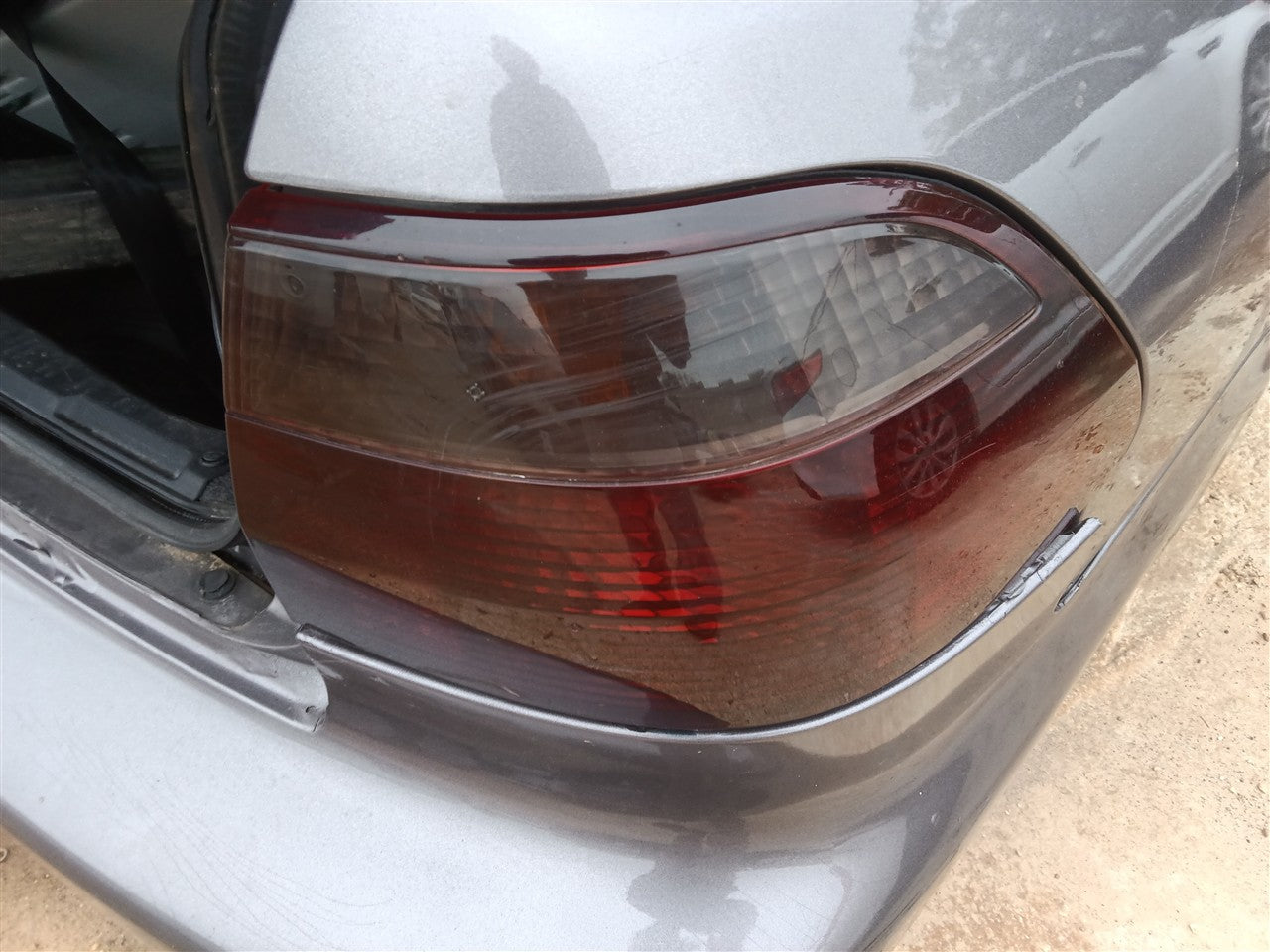 1998 1999 2000 Honda Accord Passenger Side Right Tail Light Lamp Assembly Sdn quarter panel mounted R