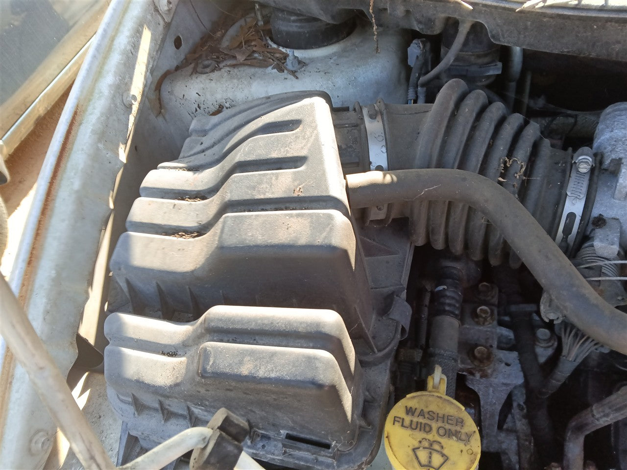 2001 thru 2007 Chrysler Town and Country, Dodge Caravan, Jeep Voyager Air Cleaner Intake Filter Box 6 cylinder
