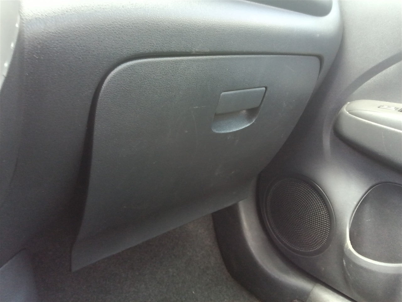 2016 Nissan Versa Glove Box Compartment