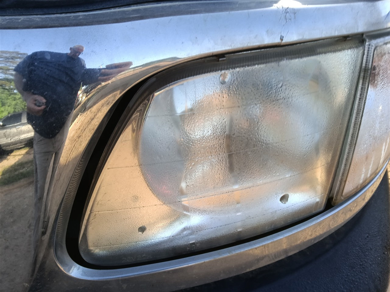 1997 thru 2004 Ford F150, Ford Expedition, Ford F250 Driver Side Left Headlight Headlamp Assembly L
