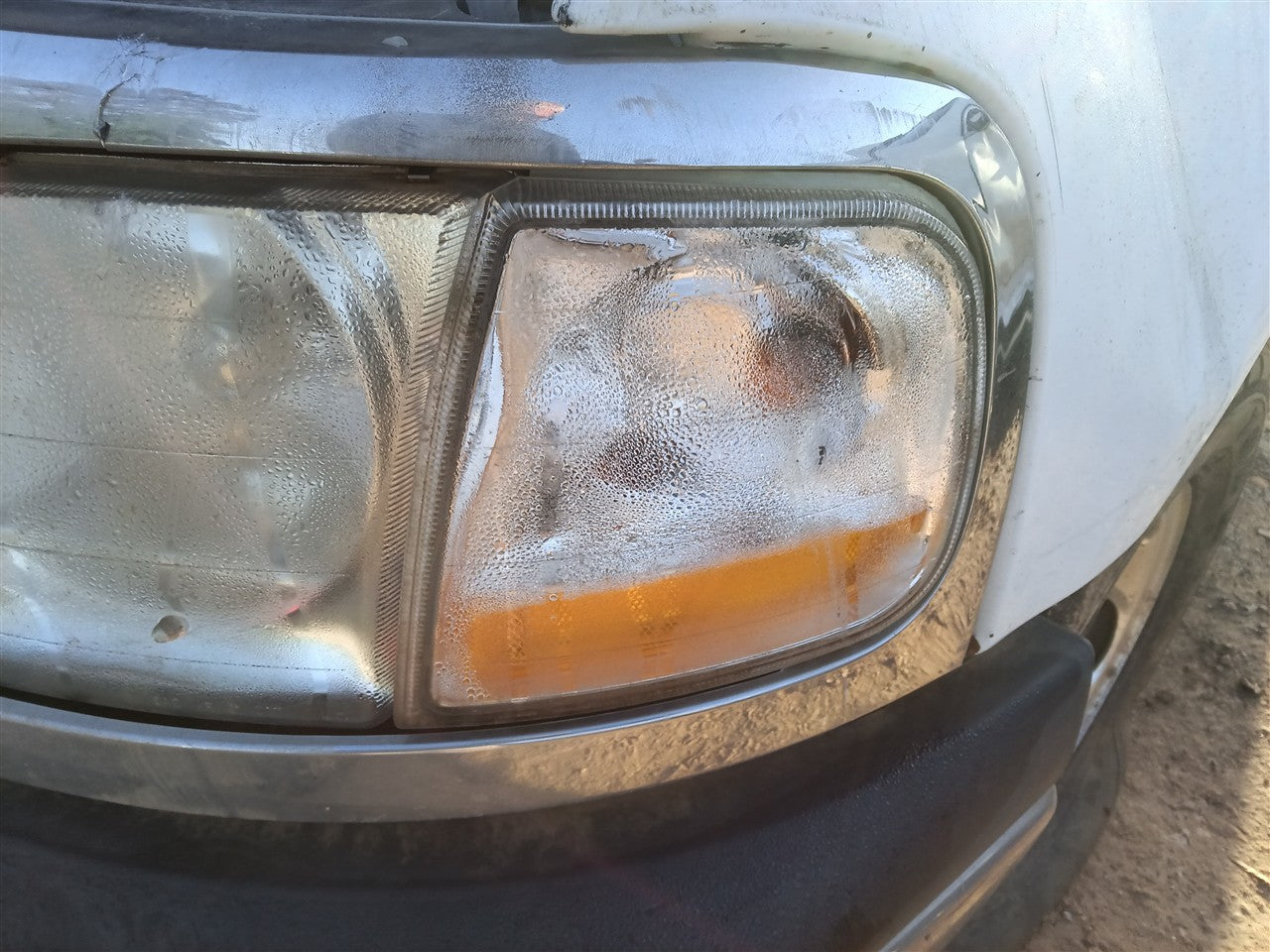 1997 thru 2004 Ford F150, Ford Expedition, Ford F250 Driver Side Left Front Lamp Park Turn Signal L
