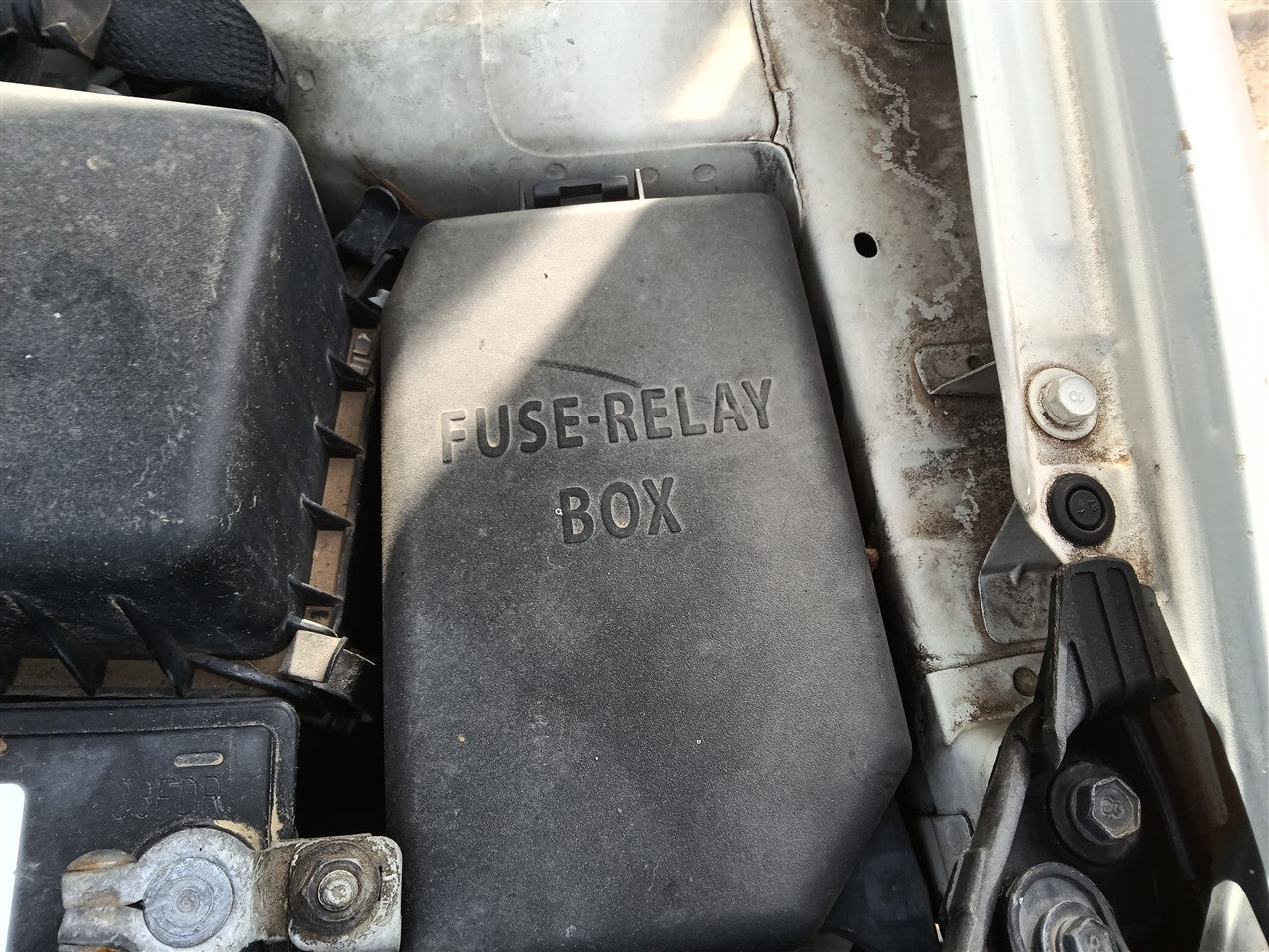 2008 2009 2010 2011 KIA RIO Engine Bay Fuse Box Relay Panel