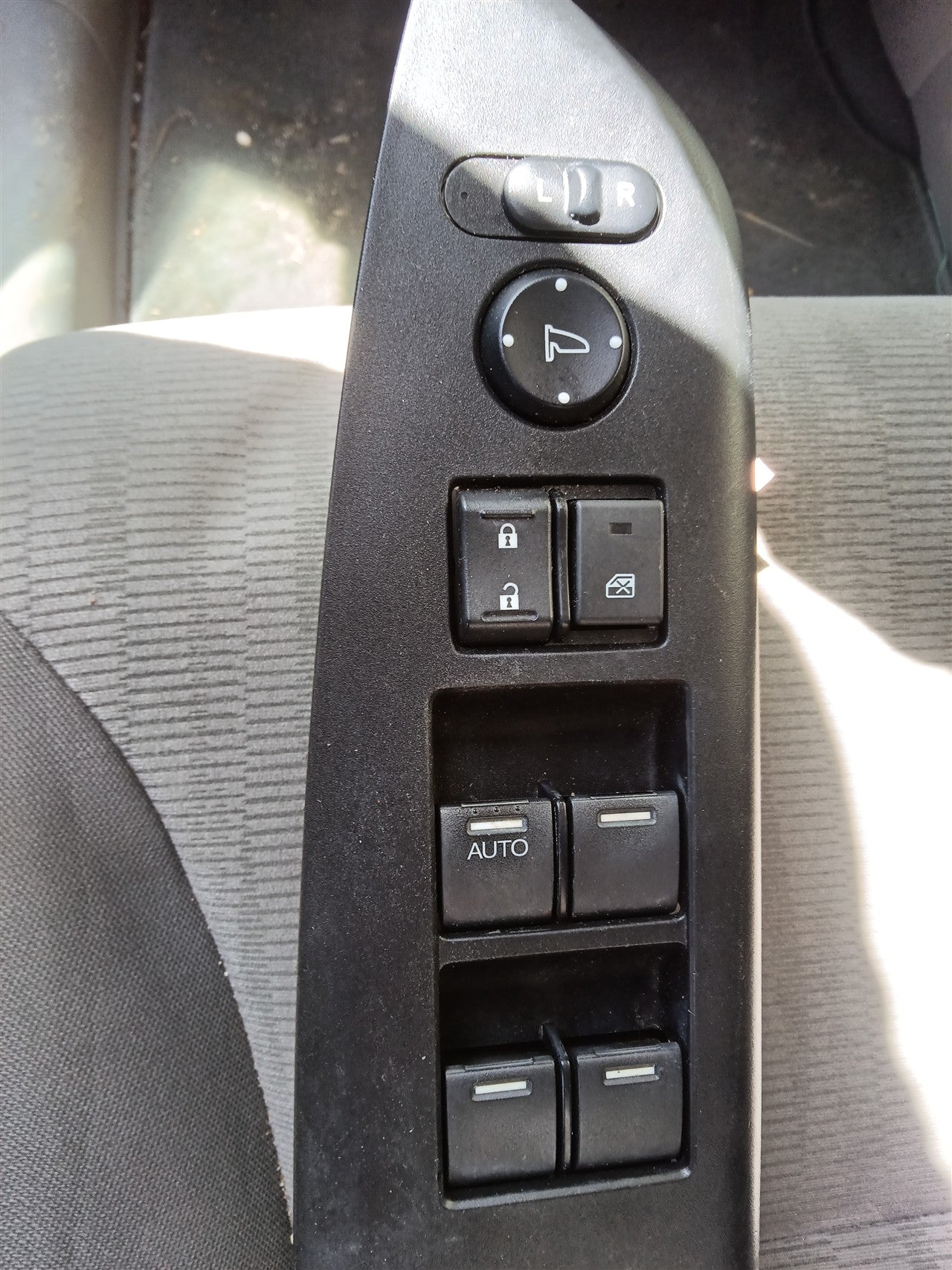 2012 2013 Honda CR V Driver Side Left Front Door Window Master Switch Driver s lock and