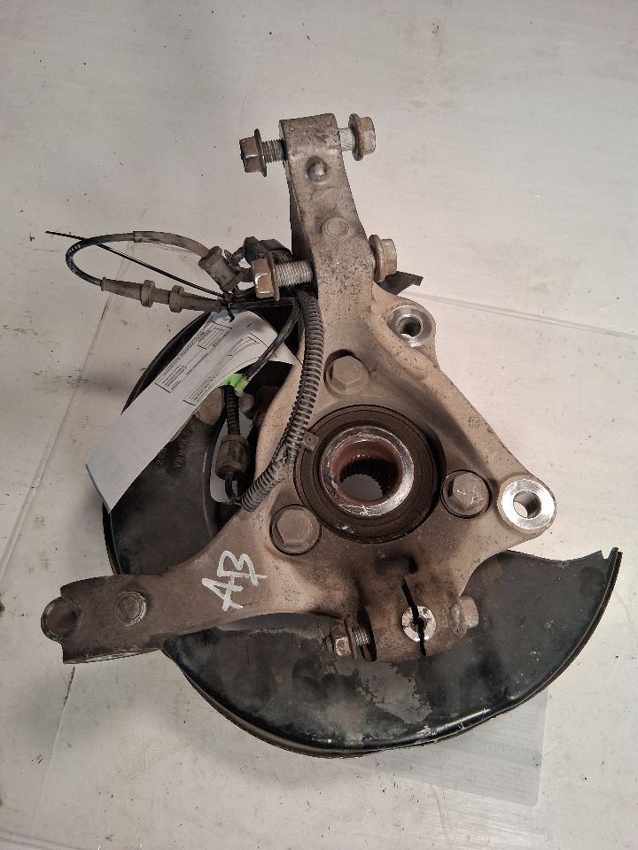 2000 thru 2004 Nissan Maxima, Infiniti I35, Infiniti I30 Driver Side Left Spindle Knuckle FR L