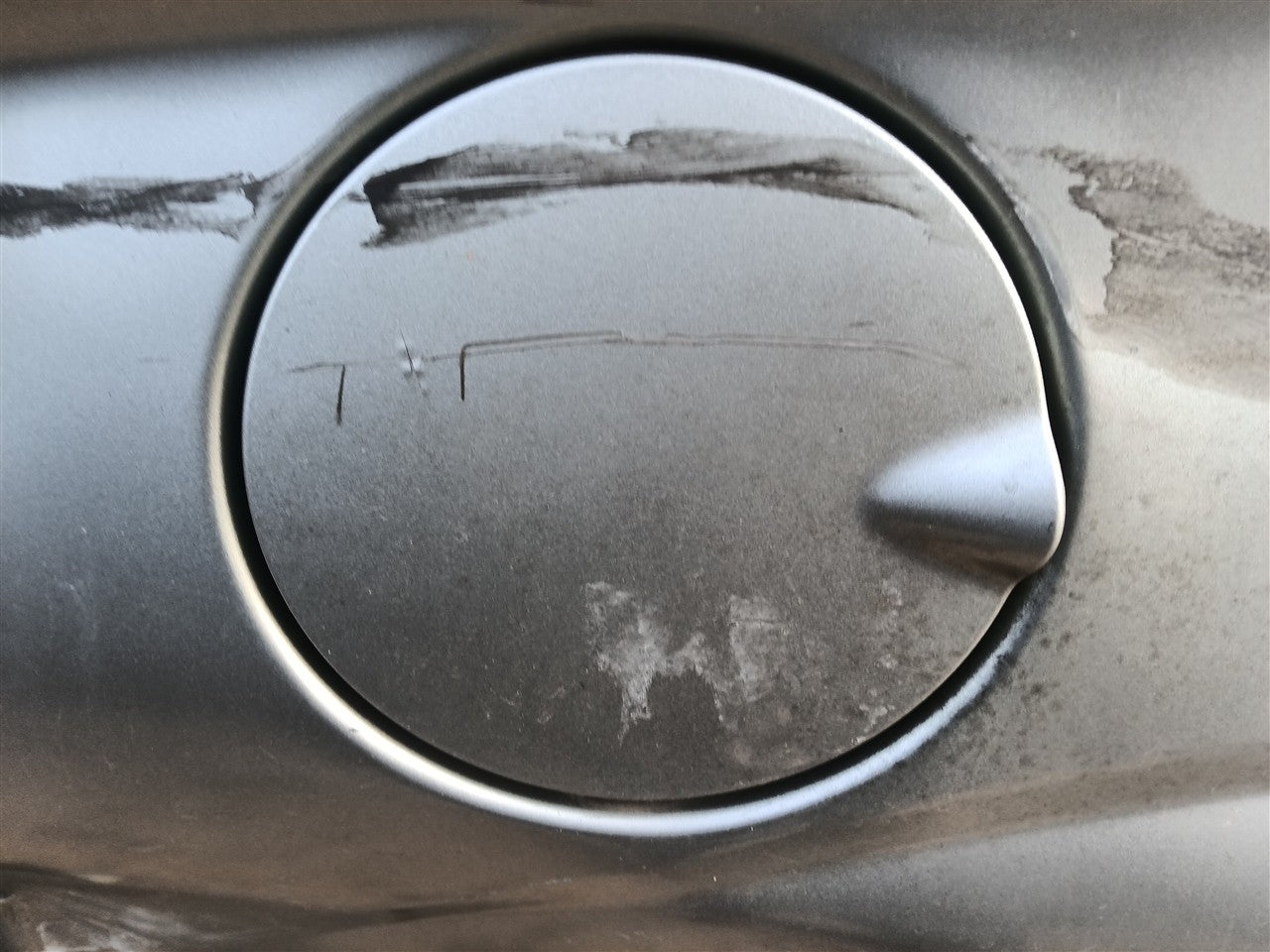 2004 Dodge Caravan Fuel Filler Gas Door Lid