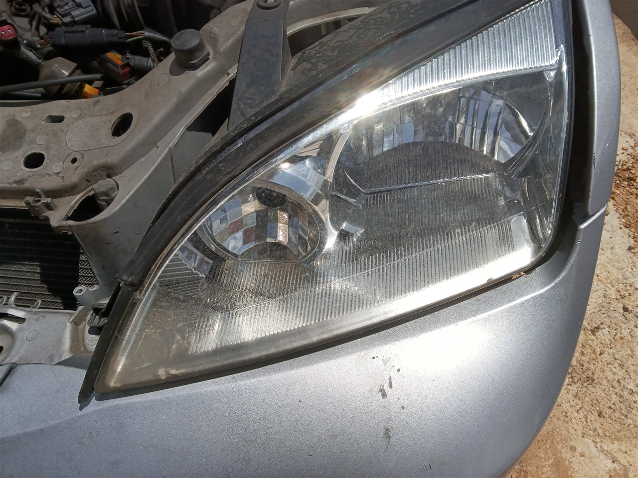 2005 2006 2007 Ford Focus Driver Side Left Headlight Headlamp Assembly halogen L