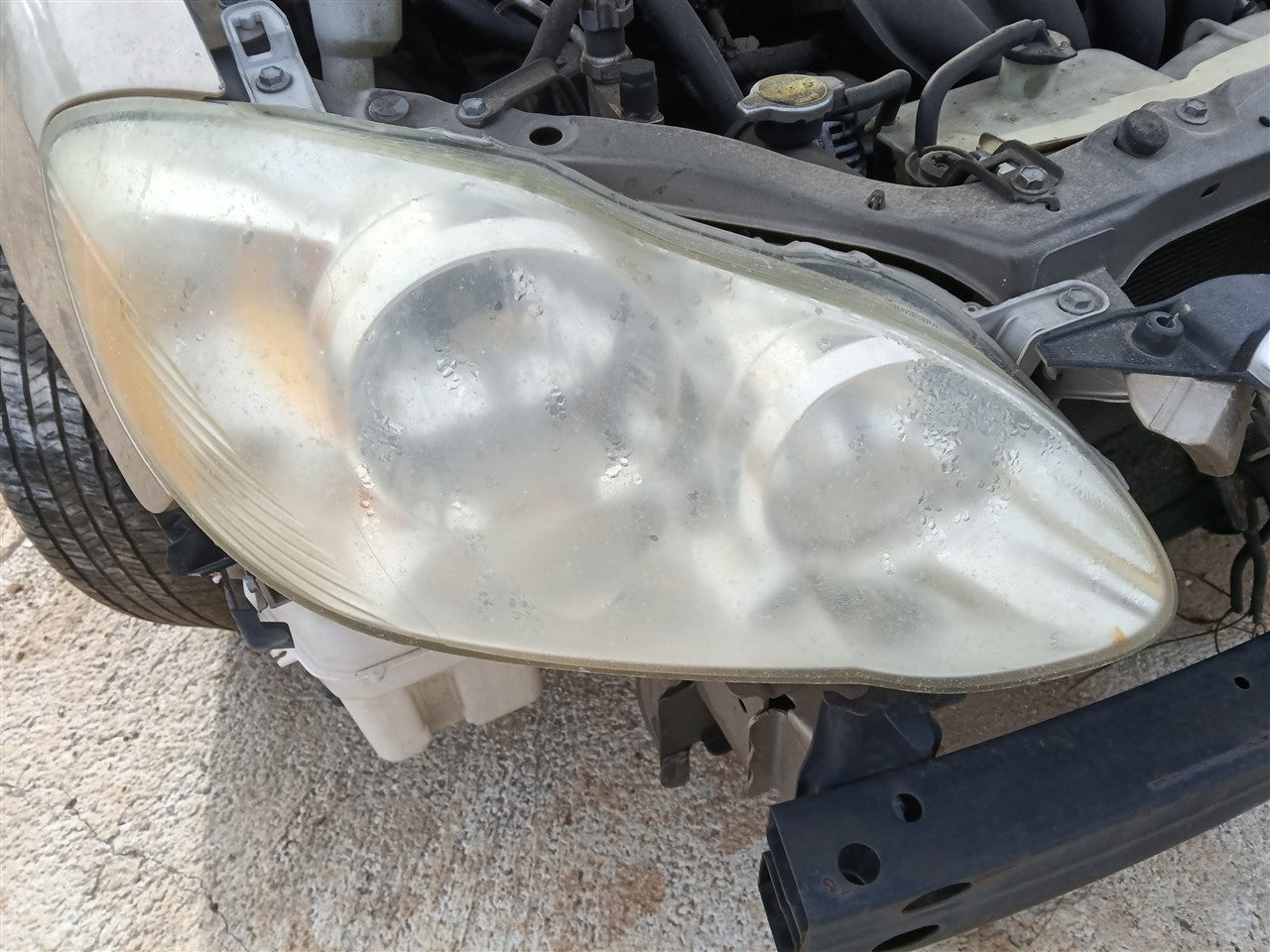 2003 thru 2008 Toyota Corolla Passenger Side Right Headlight Headlamp Assembly R