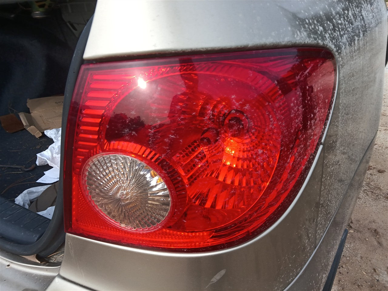 2003 thru 2008 Toyota Corolla Passenger Side Right Tail Light Lamp Assembly quarter panel mounted R