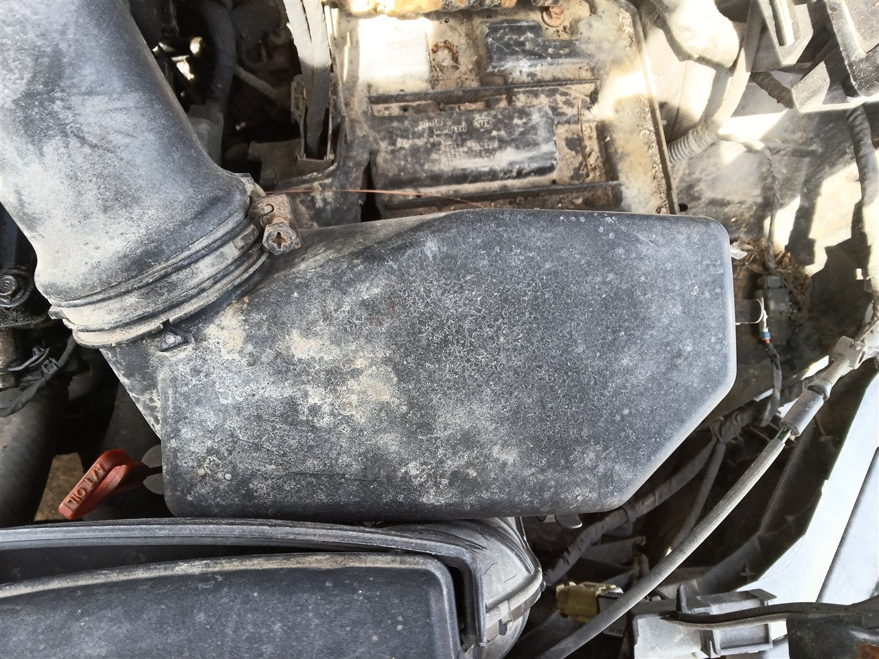 2010 2011 KIA Soul Air Cleaner Intake Filter Box 2.0L