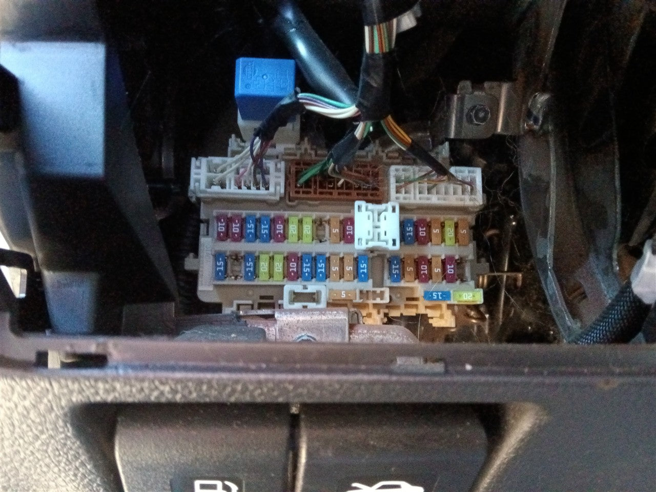 2013 Nissan Altima Cabin Interior Fuse Box Relay Panel