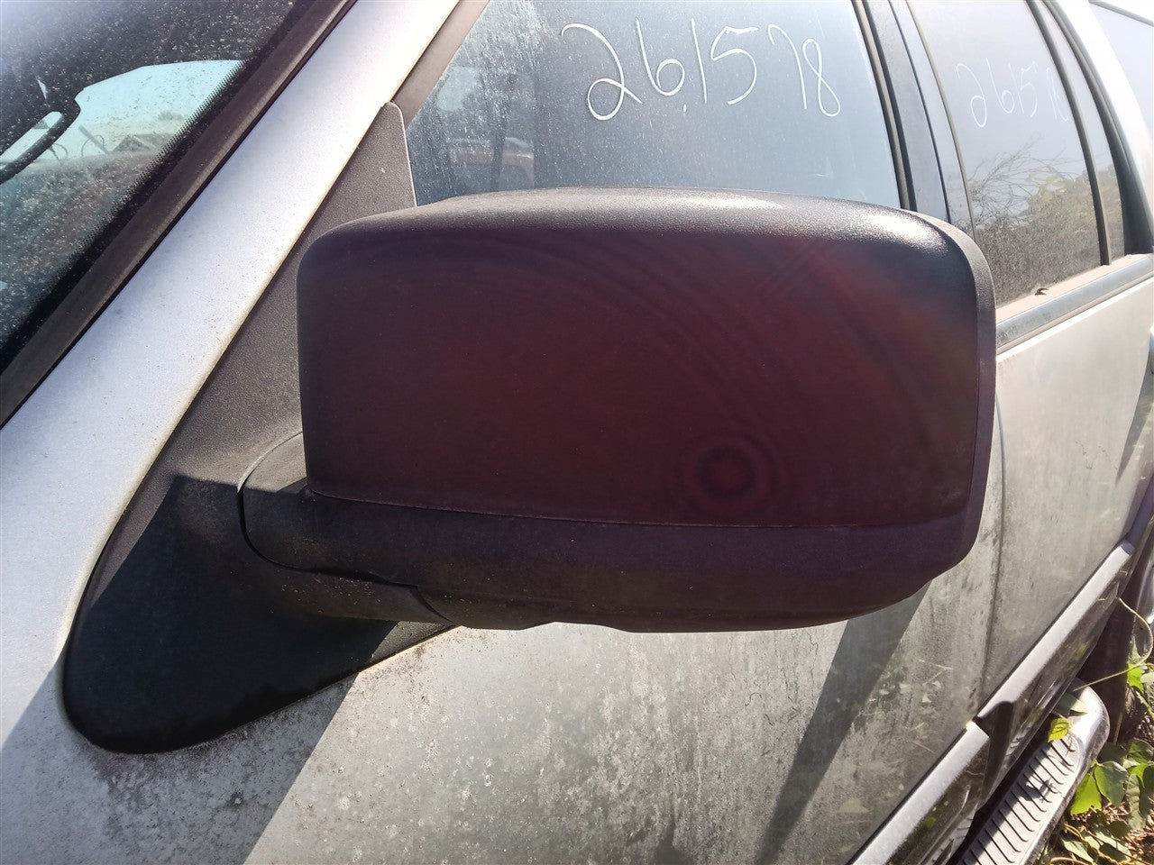 2005 2006 Ford Expedition Left Driver Side View Door Mirror Power approach lamp black textured manual fold