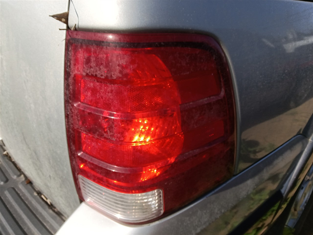 2003 2004 2005 2006 Ford Expedition Passenger Side Right Tail Light Lamp Assembly R