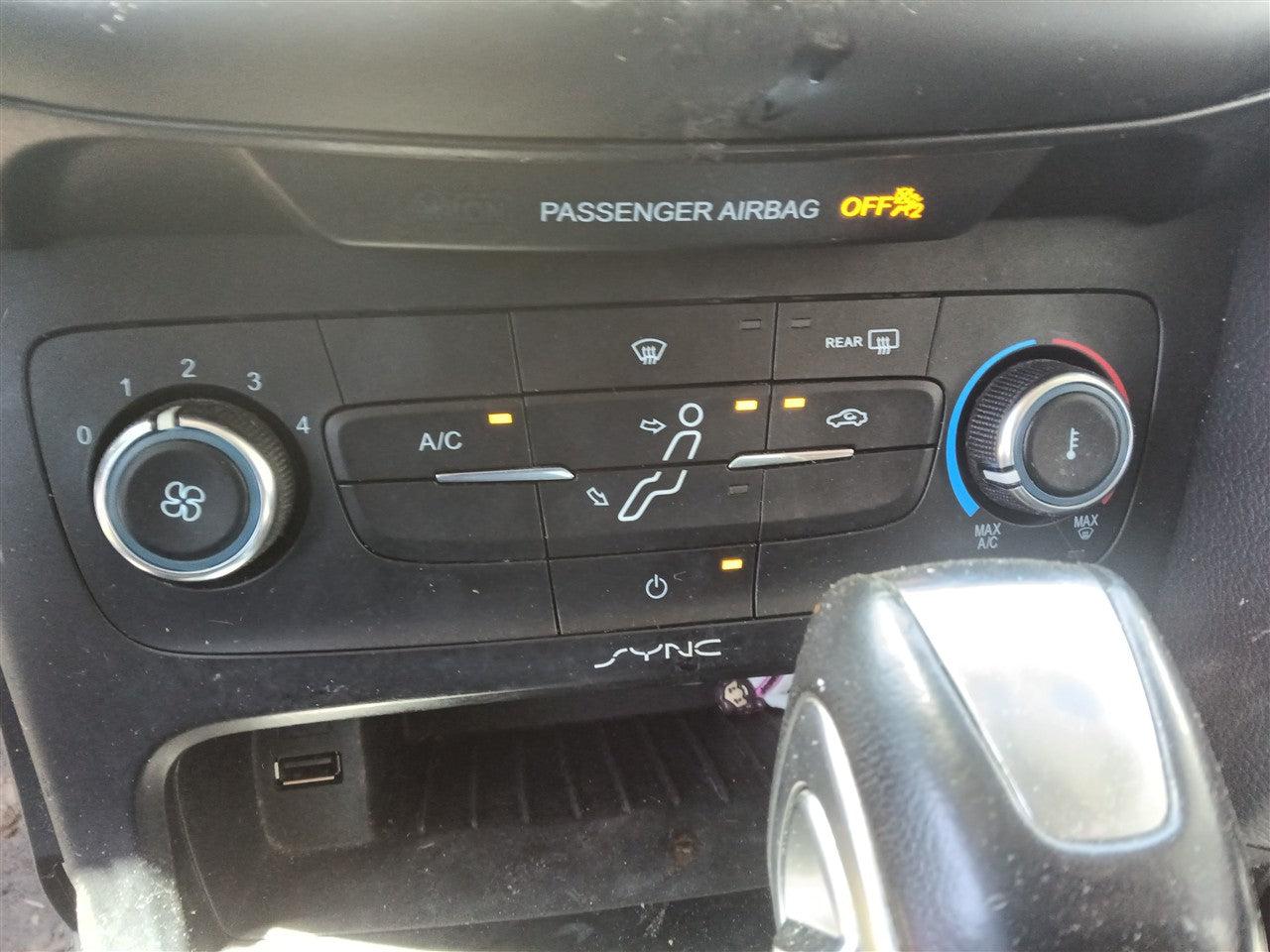 2015 2016 2017 2018 Ford Focus AC Heater Temperature Climate Control Unit gasoline manual 2.0L