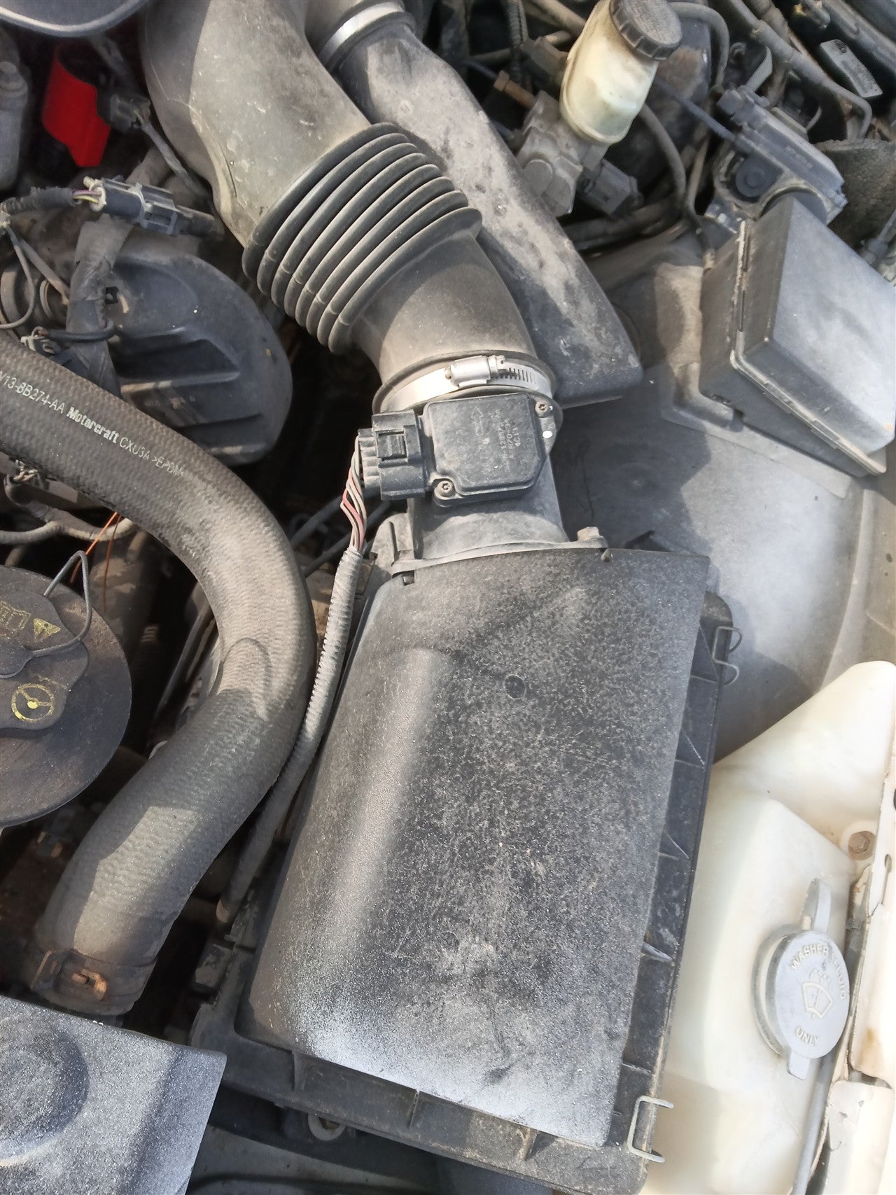 2003 2004 Ford Crown Victoria, Lincoln and Town CAR, Mercury Grand Marquis Air Cleaner Intake Filter Box 4.6L