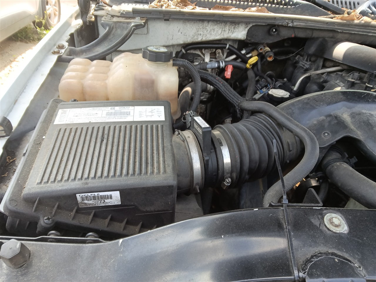 1999 thru 2009 Chevrolet Silverado 1500, GMC Sierra 1500, Chevrolet Silverado 2500, GMC Sierra 2500 and 14 more Air Cleaner