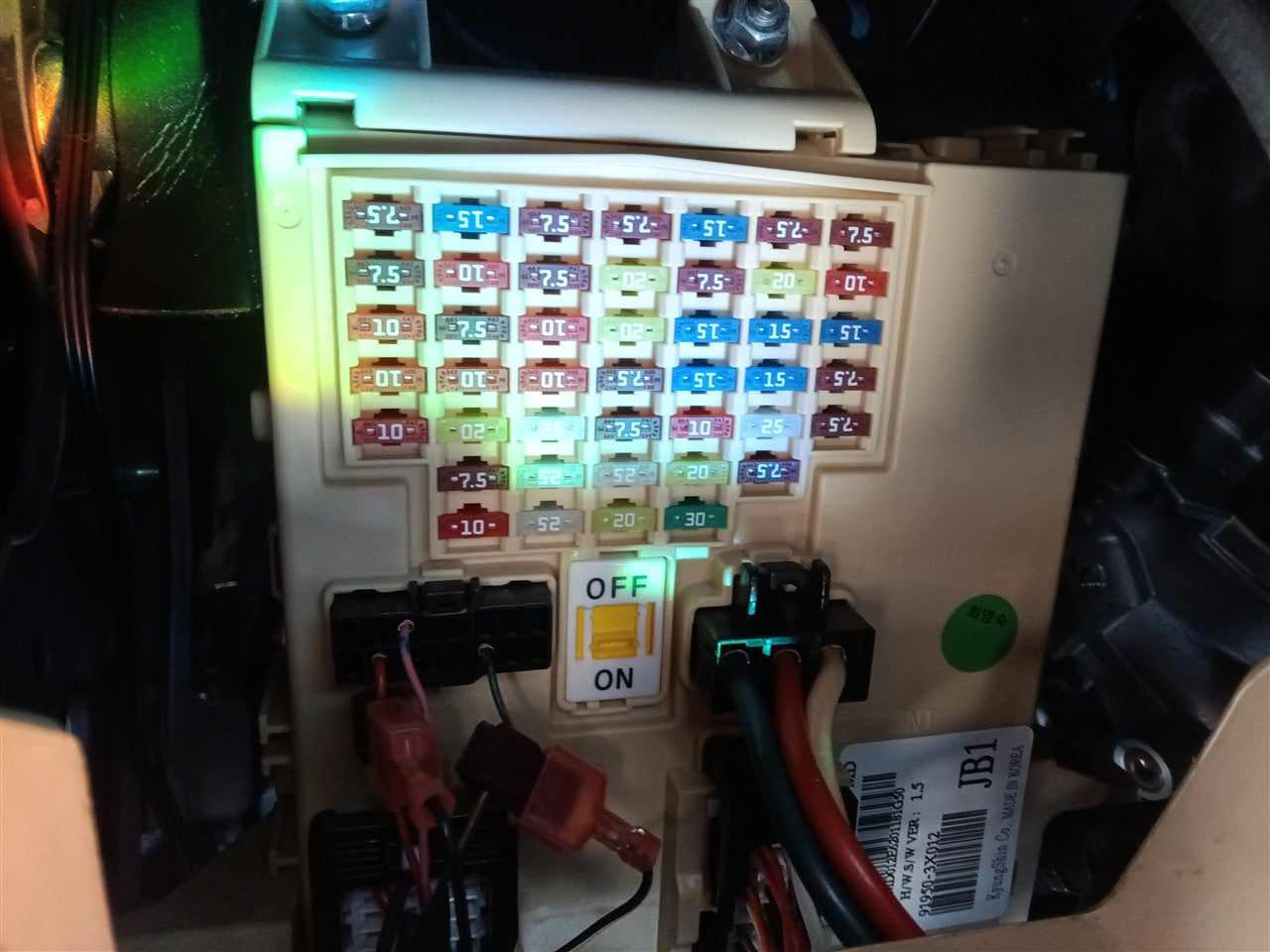 2013 Hyundai Elantra Cabin Interior Fuse Box Relay Panel