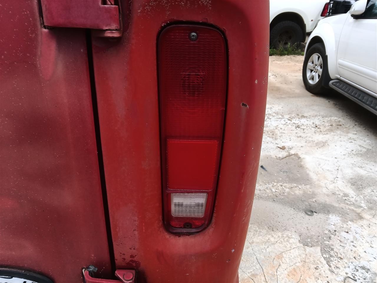 1974 thru 1991 Ford E150 Van, Ford E250 Van, Ford E350 Van, Ford E100 Van and 5 more Passenger Side Right Tail Light Lamp