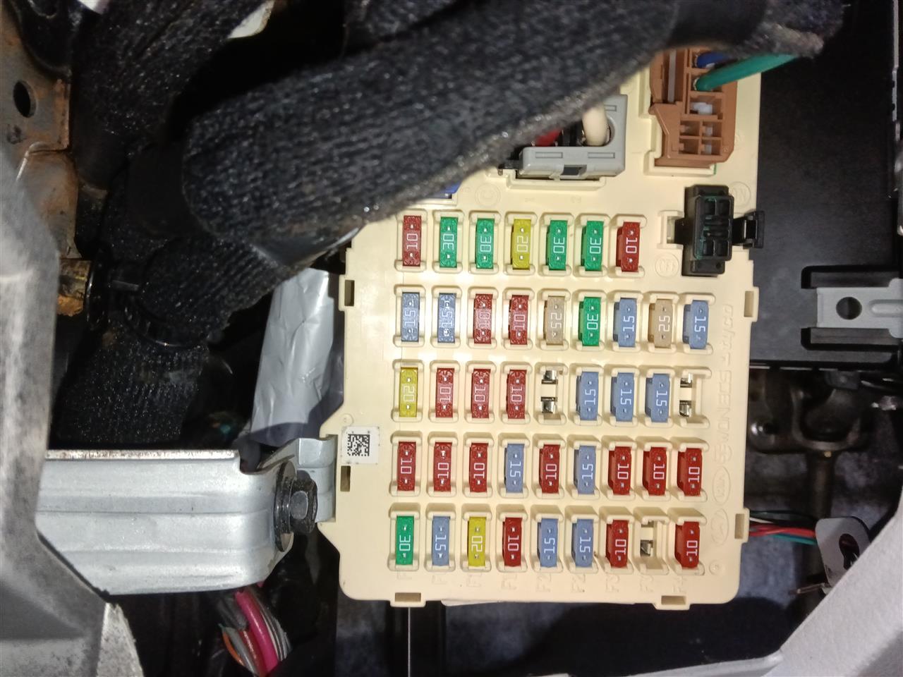 2009 Hyundai Santa FE Cabin Interior Fuse Box Relay Panel