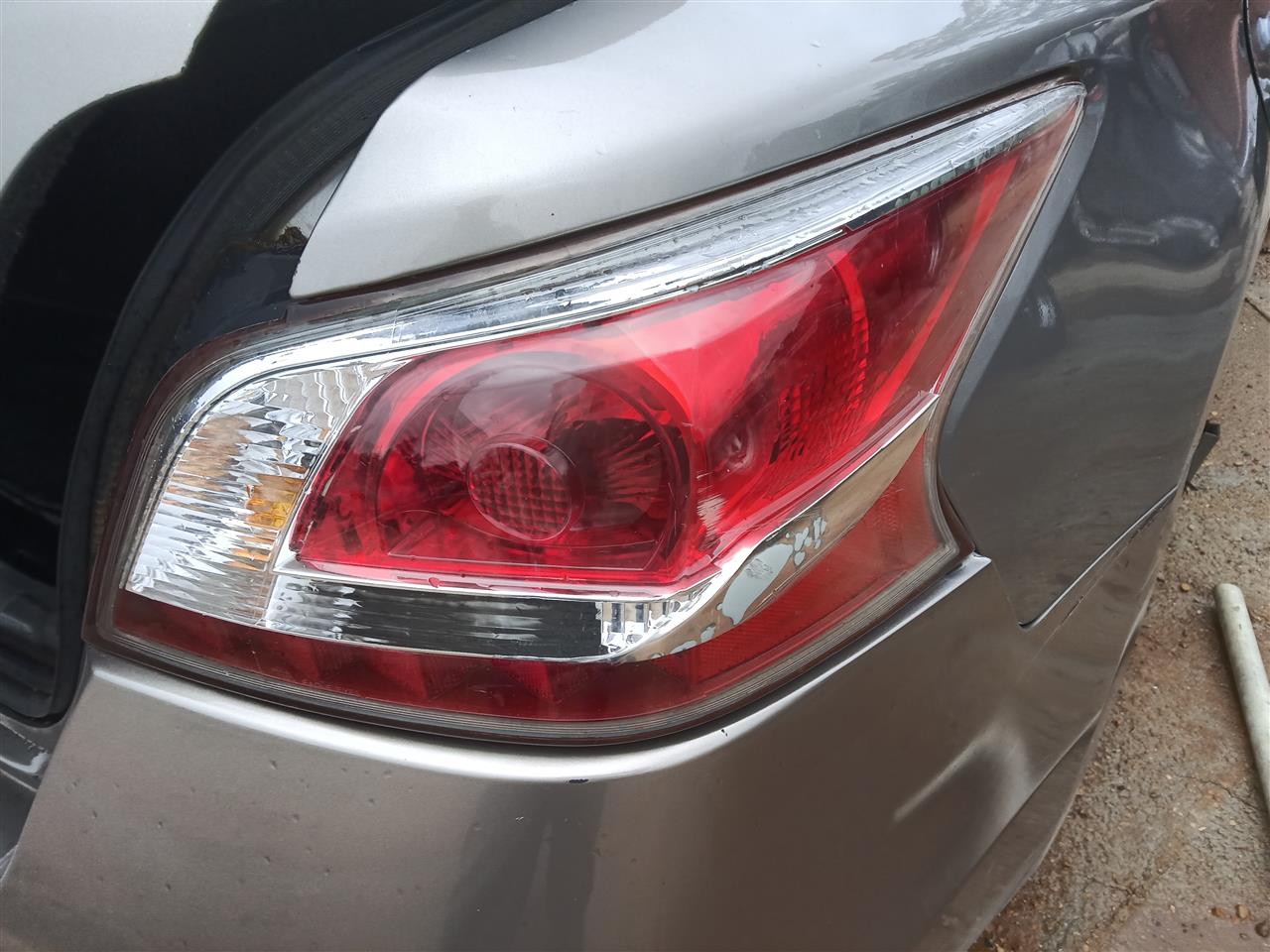 2013 Nissan Altima Passenger Side Right Tail Light Lamp Assembly quarter panel mounted Sdn without LED R