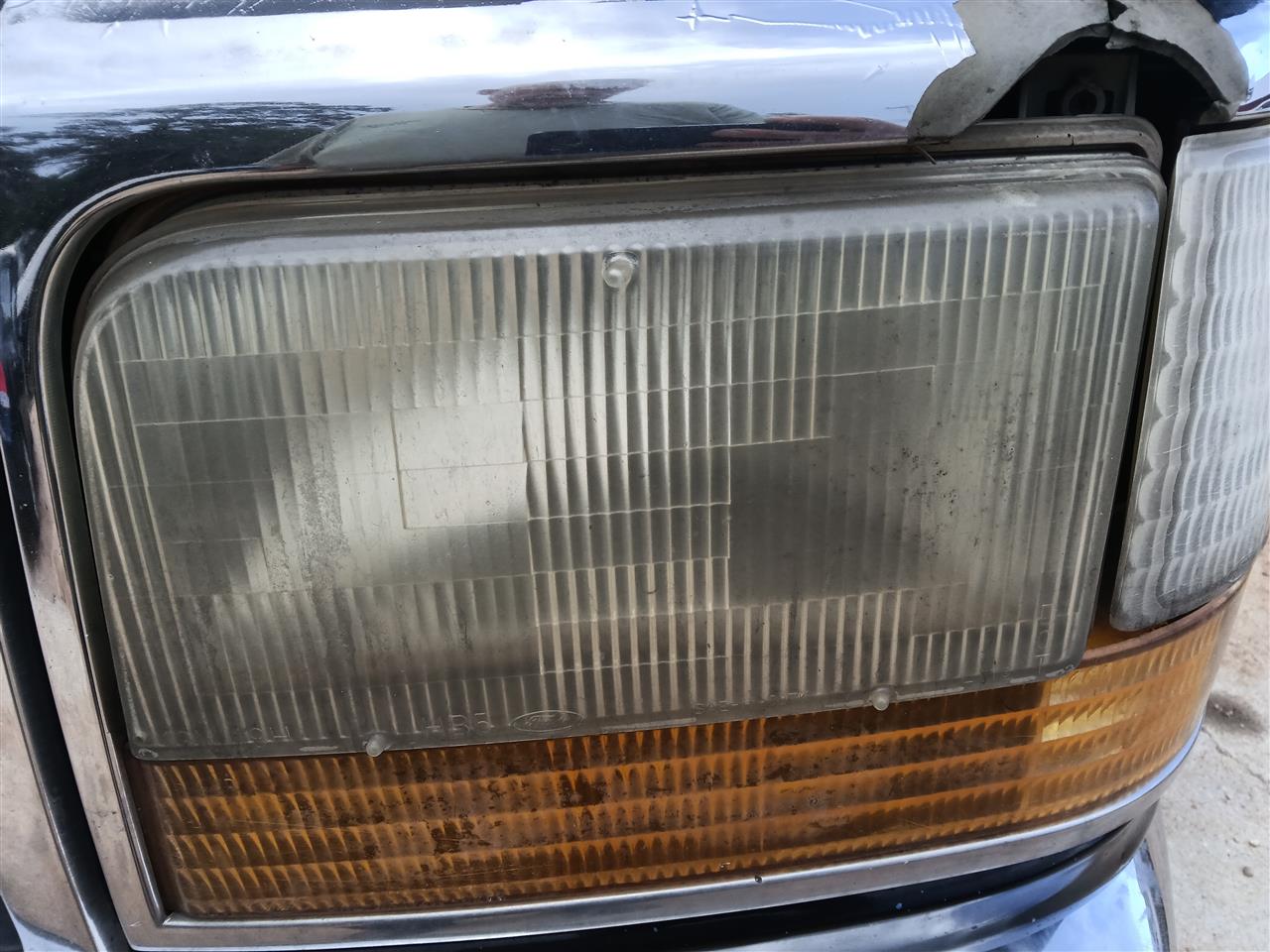1992 thru 1997 Ford F250, Ford F350, Ford F450, Ford Bronco and 1 more Driver Side Left Headlight Headlamp Assembly from