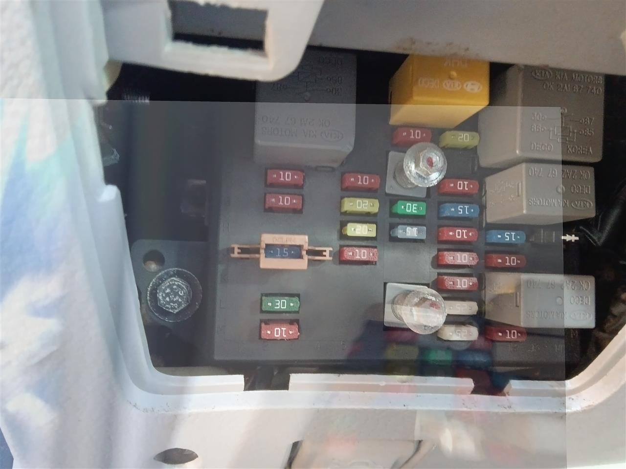 2009 KIA Spectra Cabin Interior Fuse Box Relay Panel
