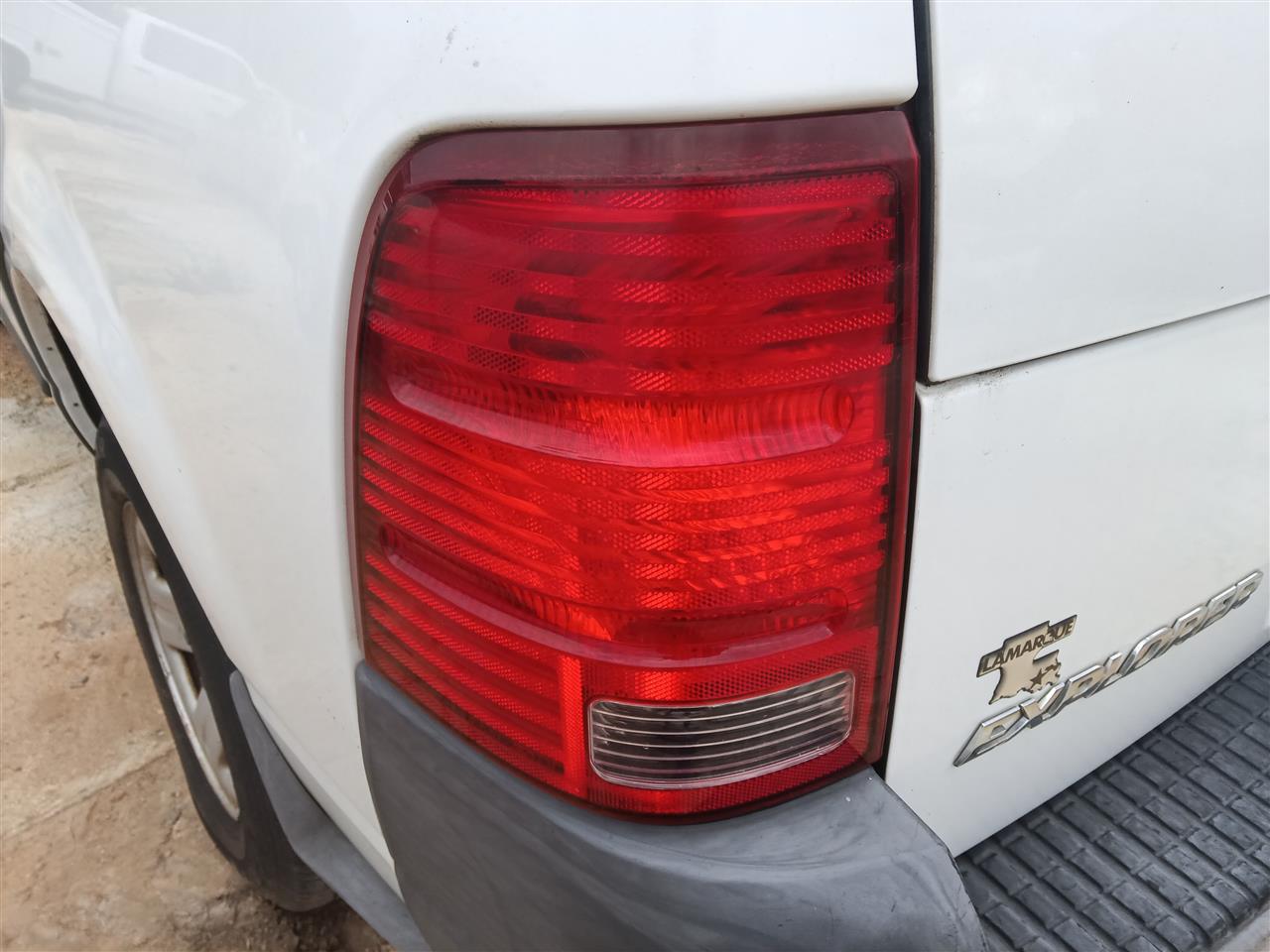 2002 2003 2004 2005 Ford Explorer Driver Side Left Tail Light Lamp Assembly 4 Dr exc Sport Trac L
