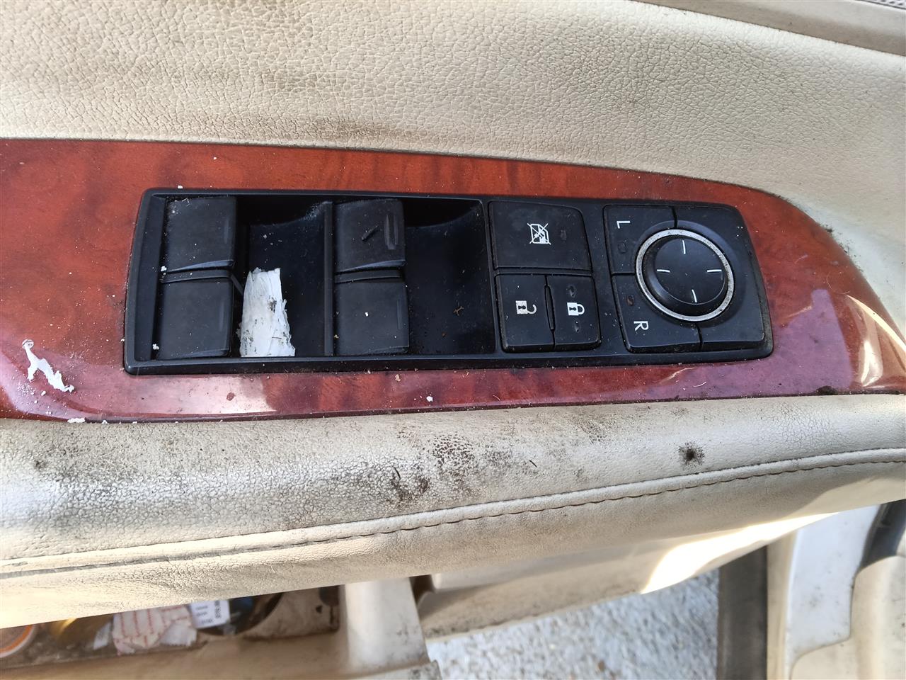2010 2011 2012 Lexus RX350, Lexus RX450H Driver Side Left Front Door Window Master Switch Driver s without mirror mounted