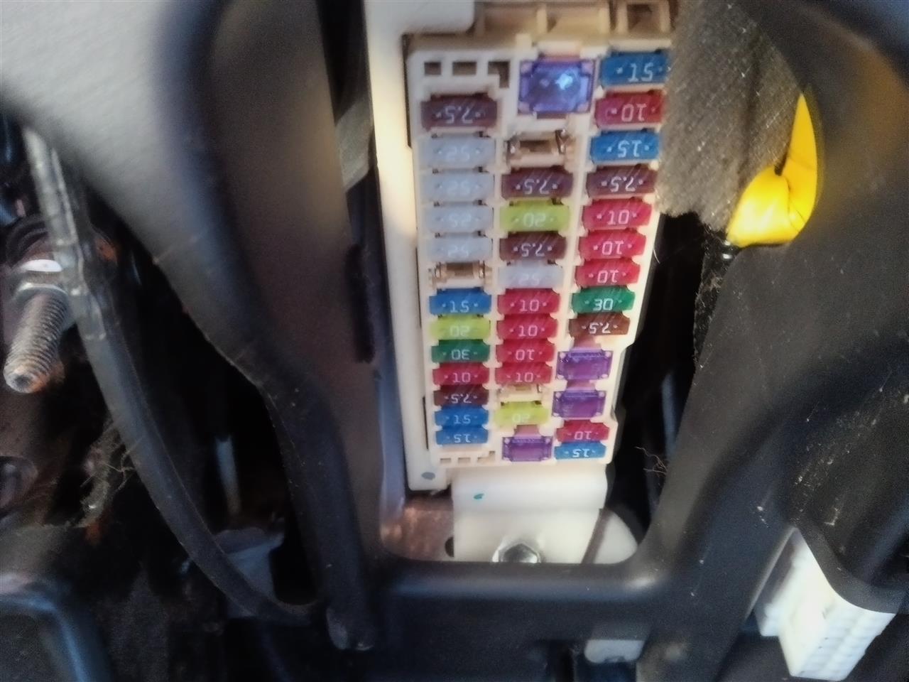 2003 Nissan Murano Cabin Interior Fuse Box Relay Panel