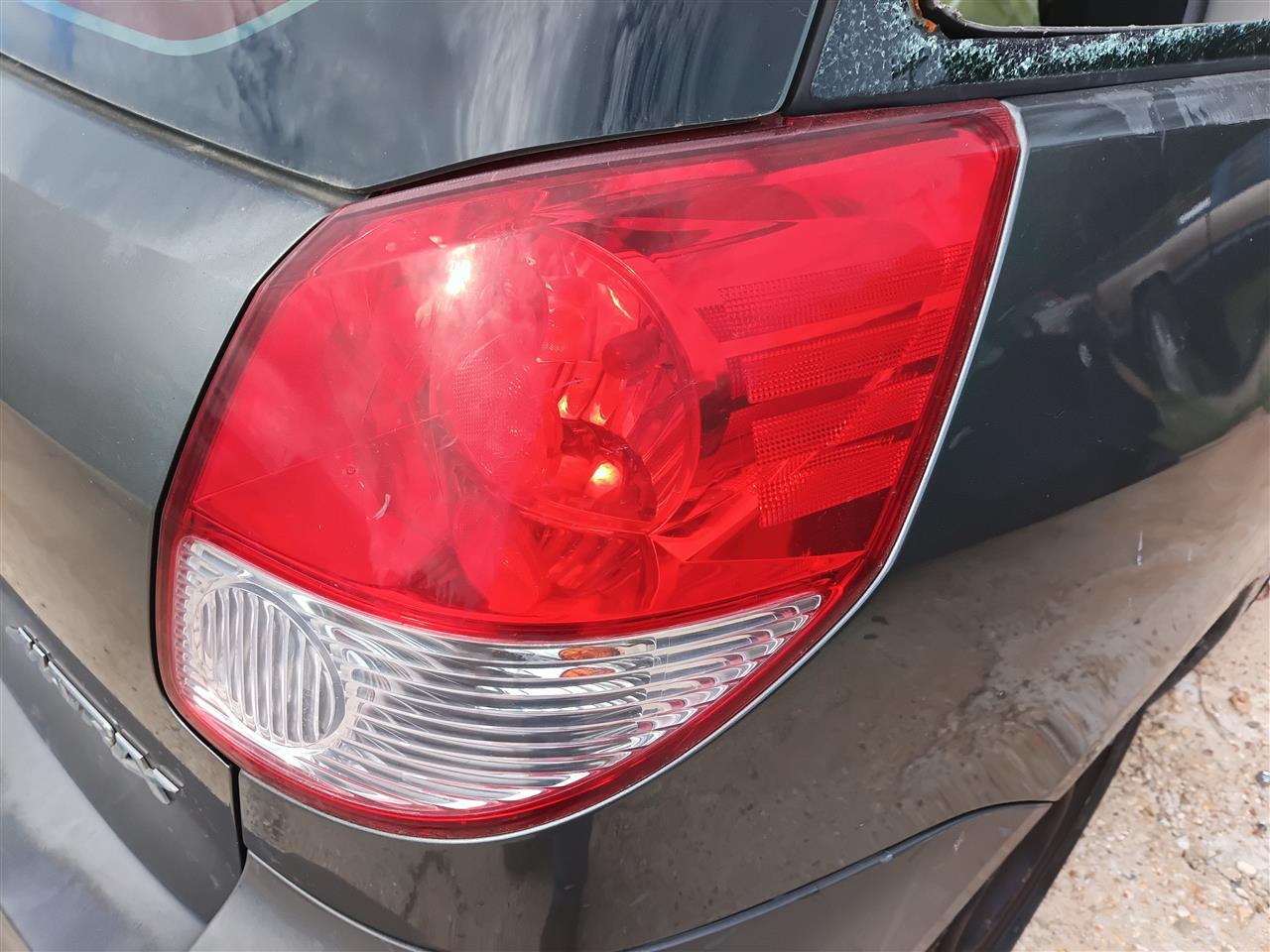 2003 thru 2008 Toyota Matrix Passenger Side Right Tail Light Lamp Assembly R
